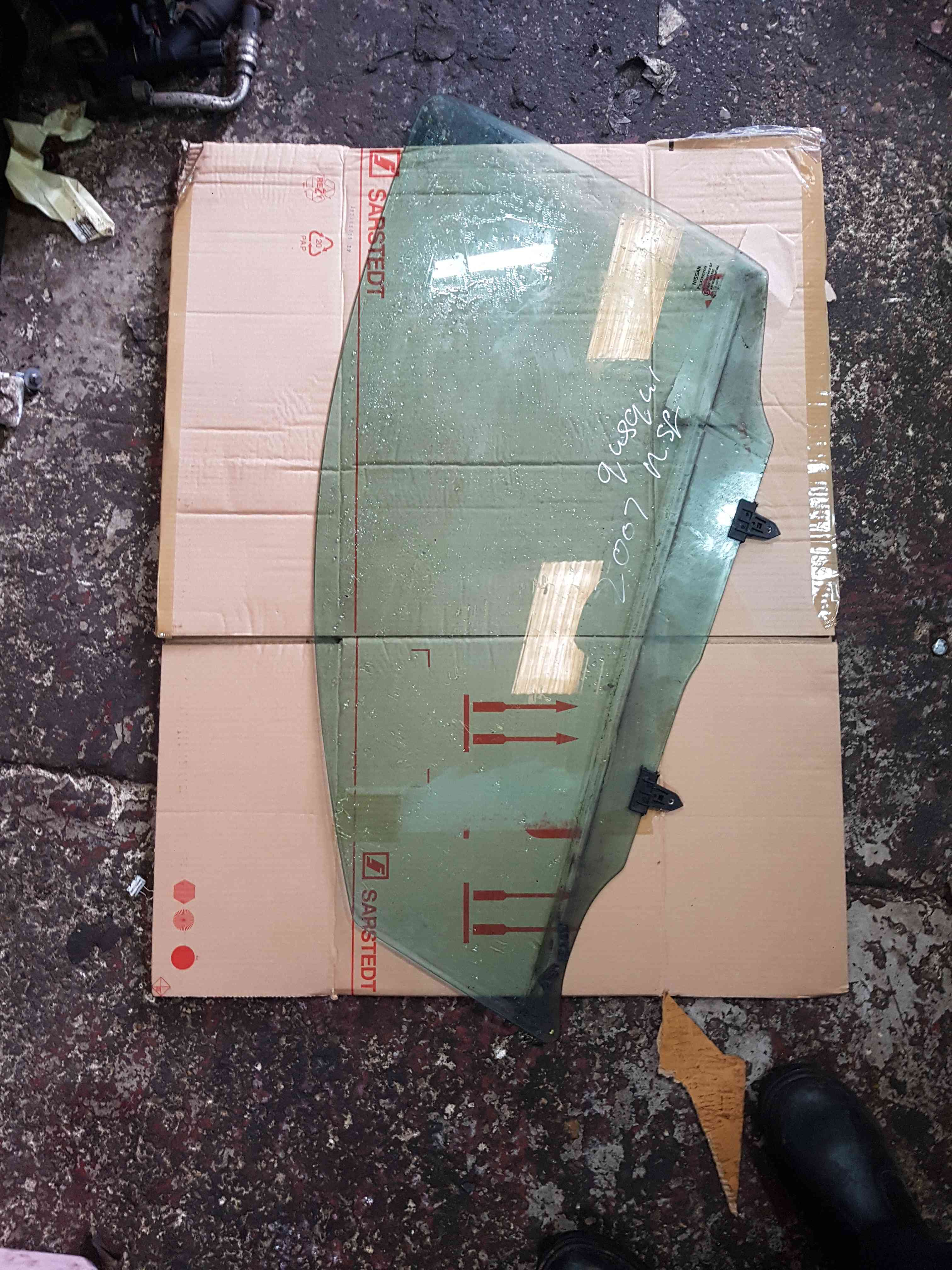 Thumb 6 Nissan Qashqai MK2 2006-2013 NSF Near Side Passenger Front Glass Window