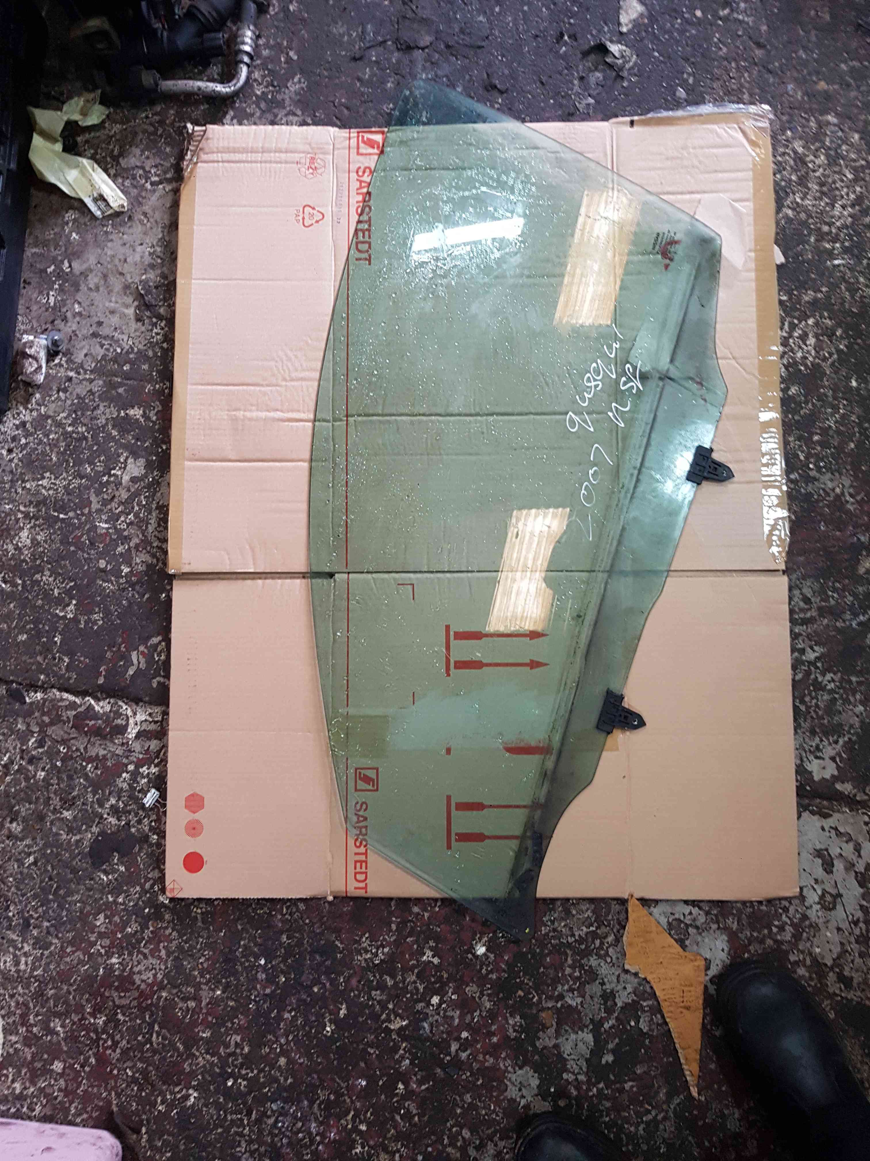 Thumb 7 Nissan Qashqai MK2 2006-2013 NSF Near Side Passenger Front Glass Window