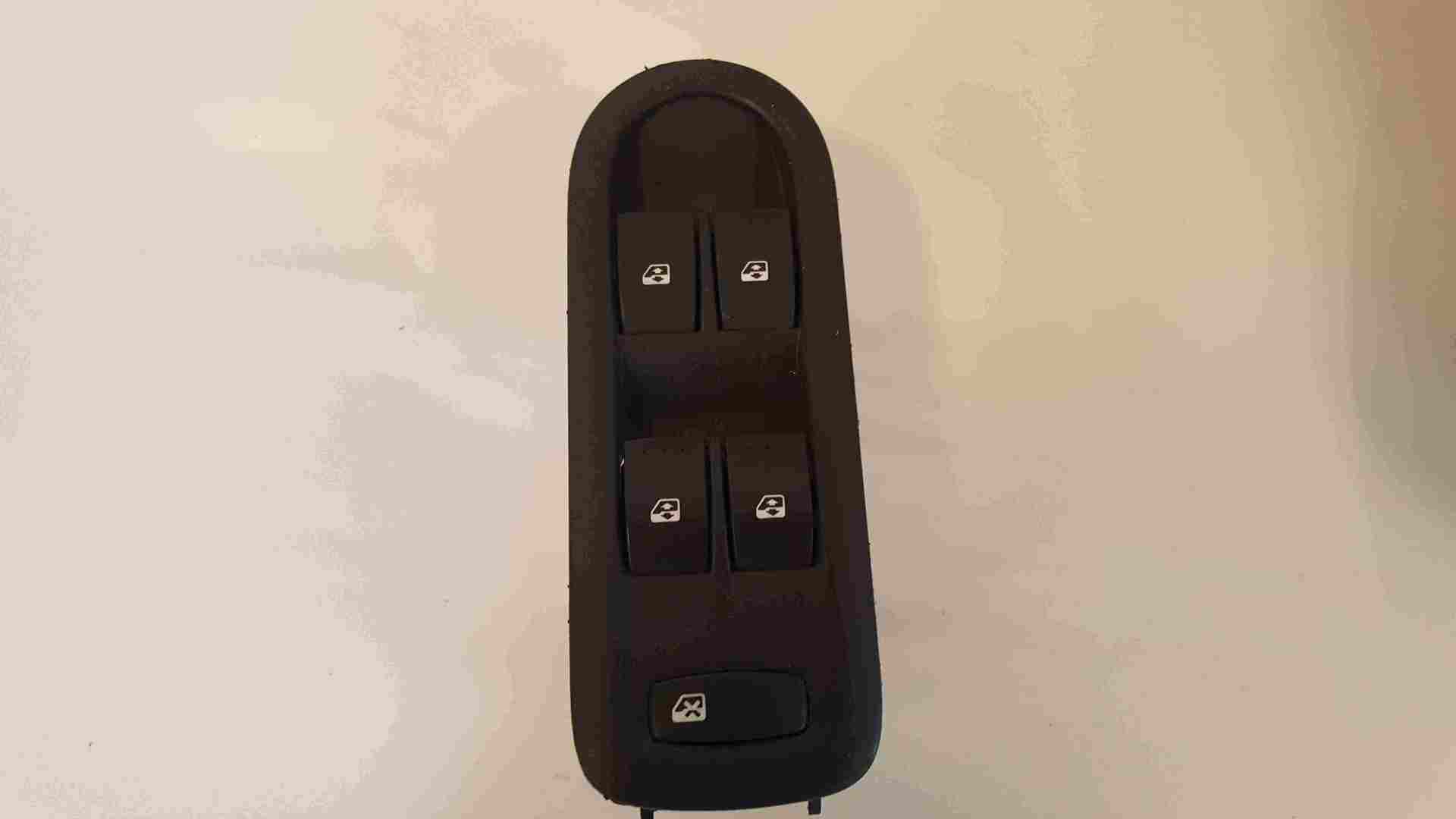 Thumb 3 Renaulg Megane Convertible 2002-2008 Front Window Switch Panel Front And Rear
