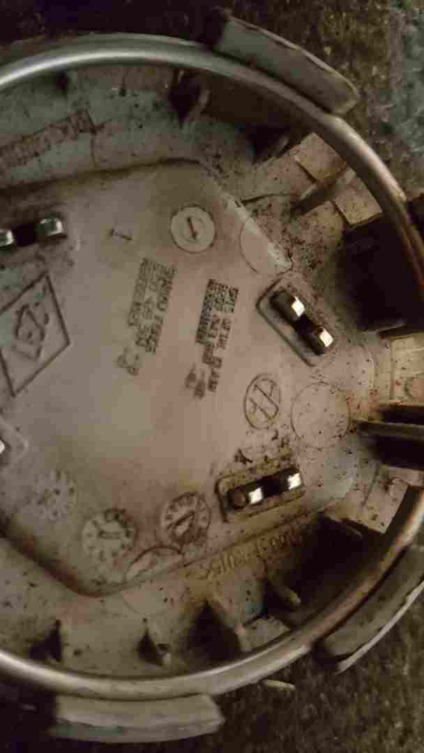 Renault  Centre Wheel Cap Cover 2013-2022 8200043899
