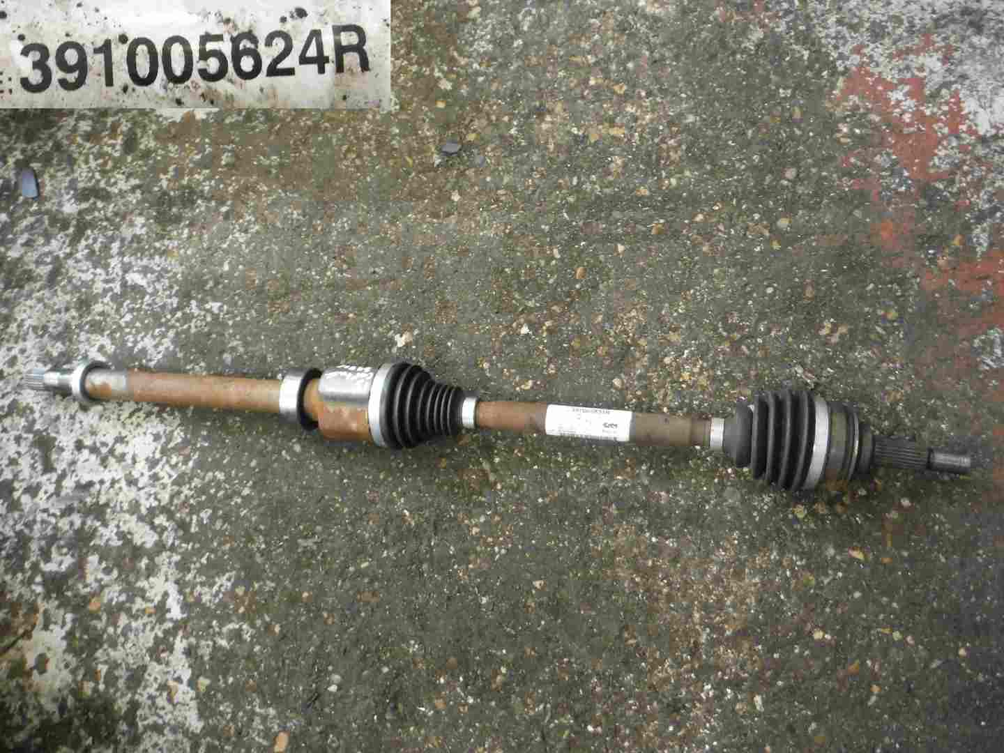 Renault Captur 2013-2015 0.9 TCE Turbo Drivers OS Driveshaft 391005624R