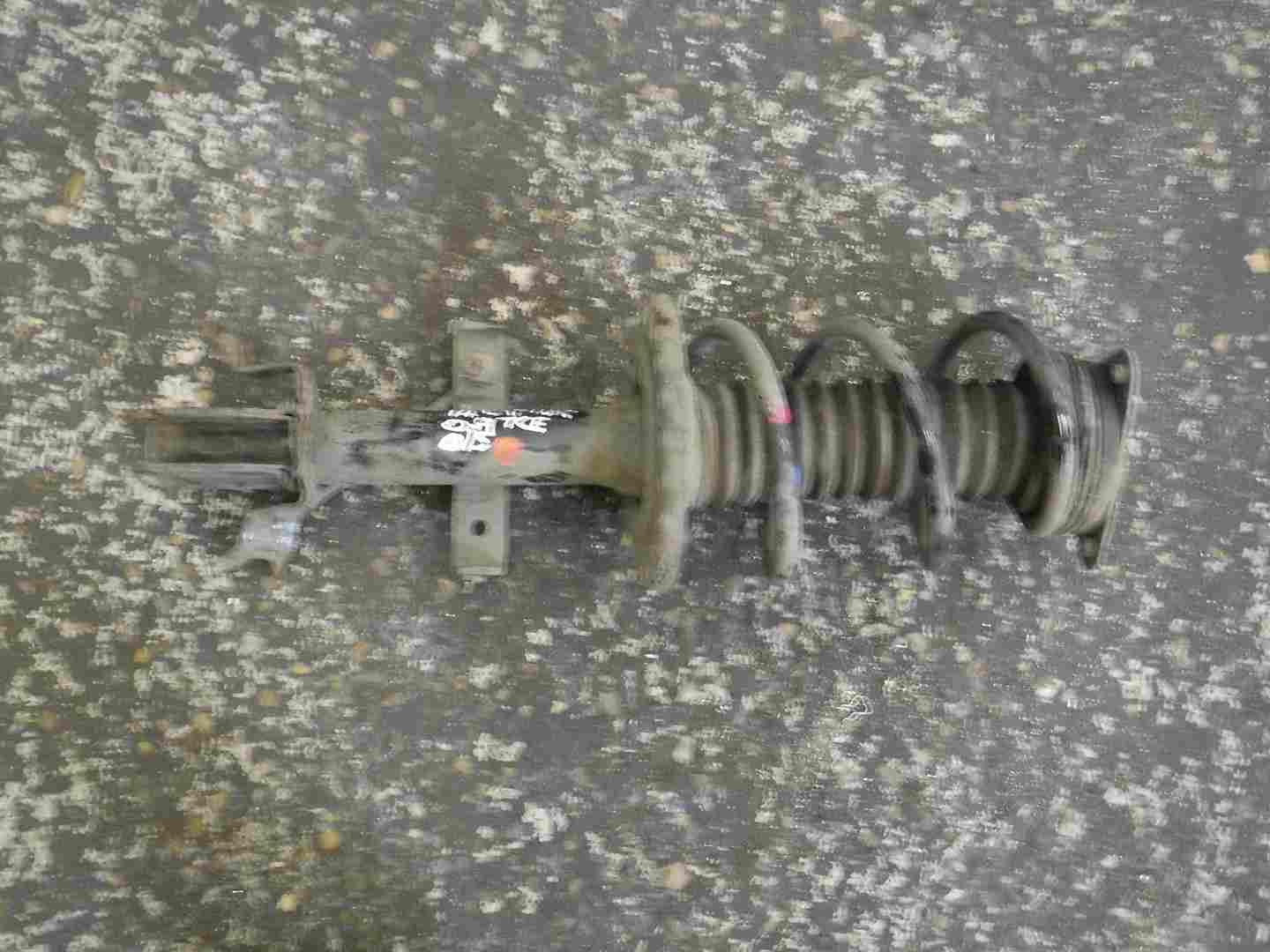 Renault Captur 2013-2015 0.9 tCe Turbo Drivers OSF Front Spring Suspension Leg
