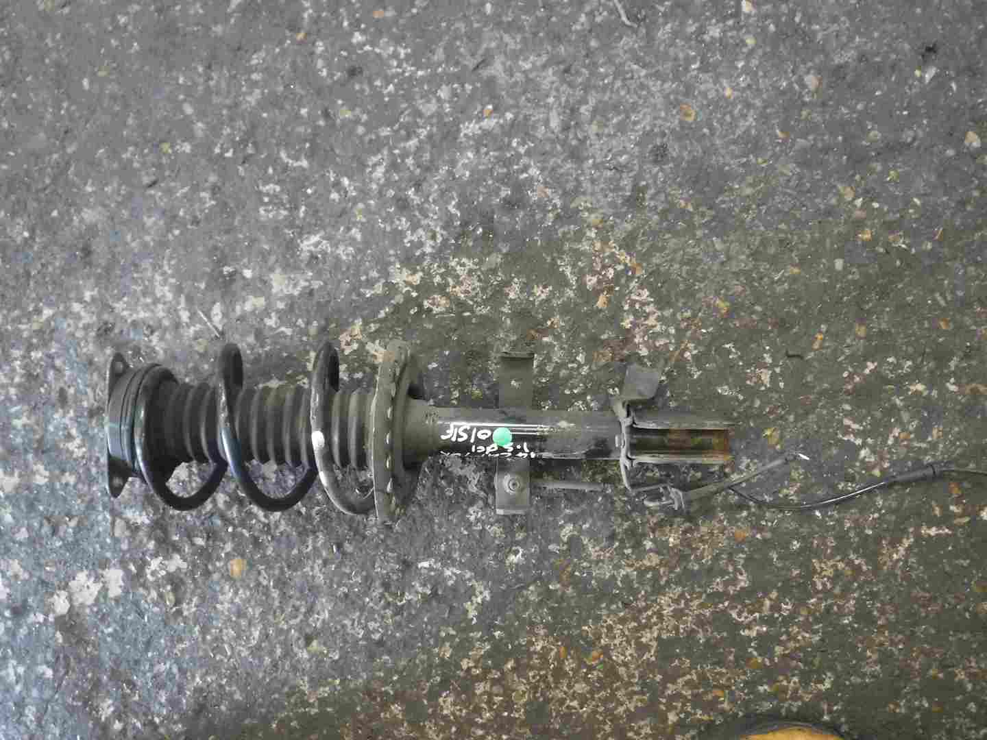 Renault Captur 2013-2015 1.5 dCi Drivers OSF Front Spring Suspension Leg