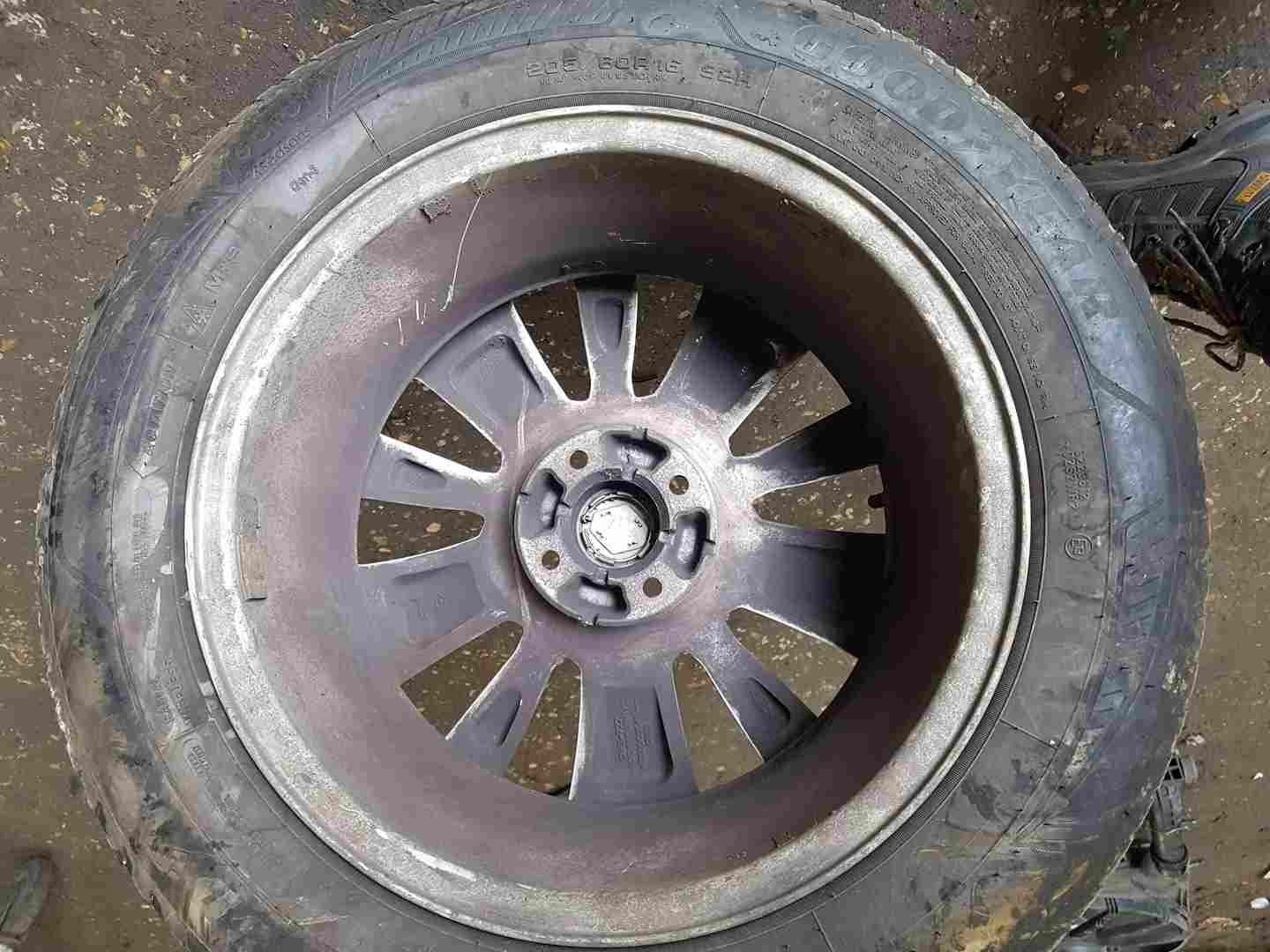 Thumb 2 Renault Captur 2013-2015 Alloy Wheel + Tyre 205 60 16 4Mm 3/5 403000554R