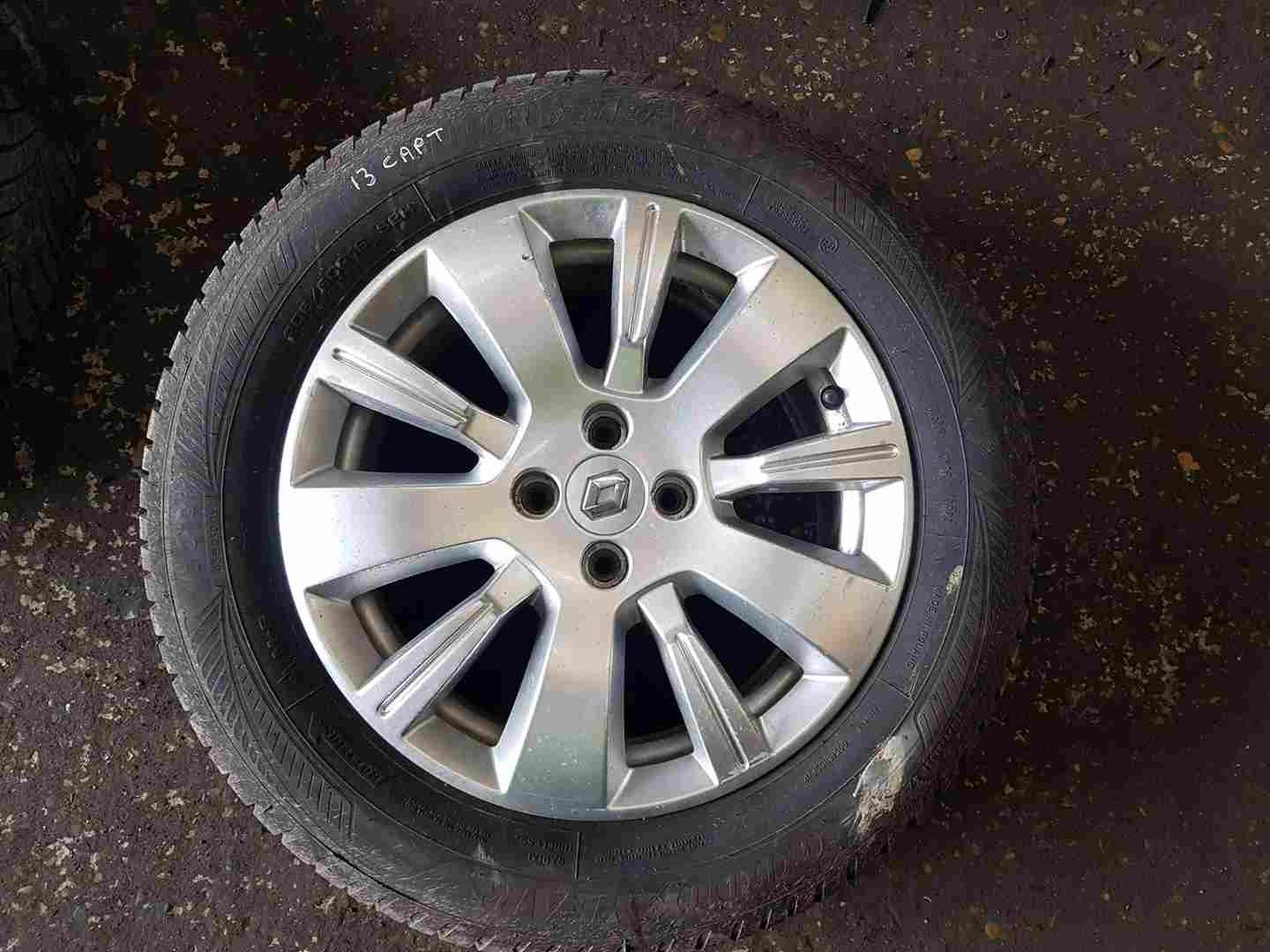 Thumb 6 Renault Captur 2013-2015 Alloy Wheel + Tyre 205 60 16 6Mm 3/5 403000554R
