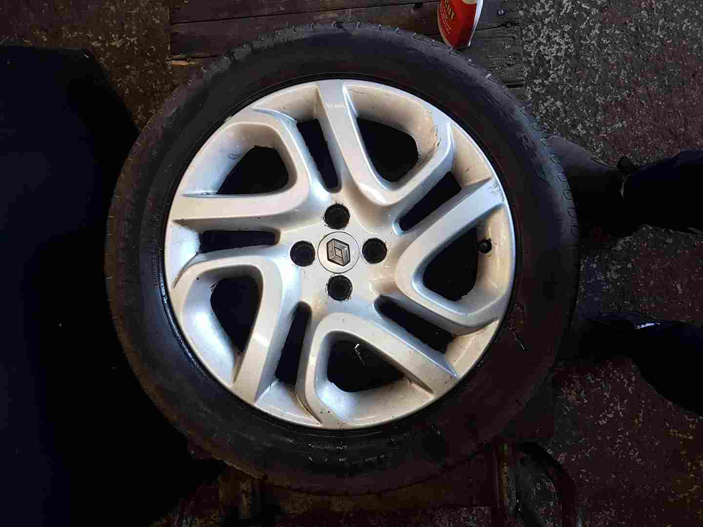 Thumb 2 Renault Captur 2013-2015 Diamond Fastgame Alloy Wheel + Tyre 205 55 17 5Mm 4/5