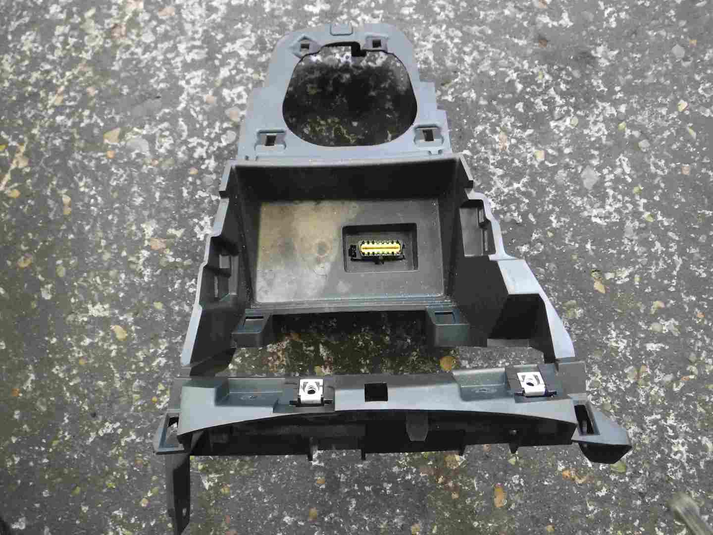 Renault Captur 2013-2015 Gearstick Centre Console Trim Surround 969258938R
