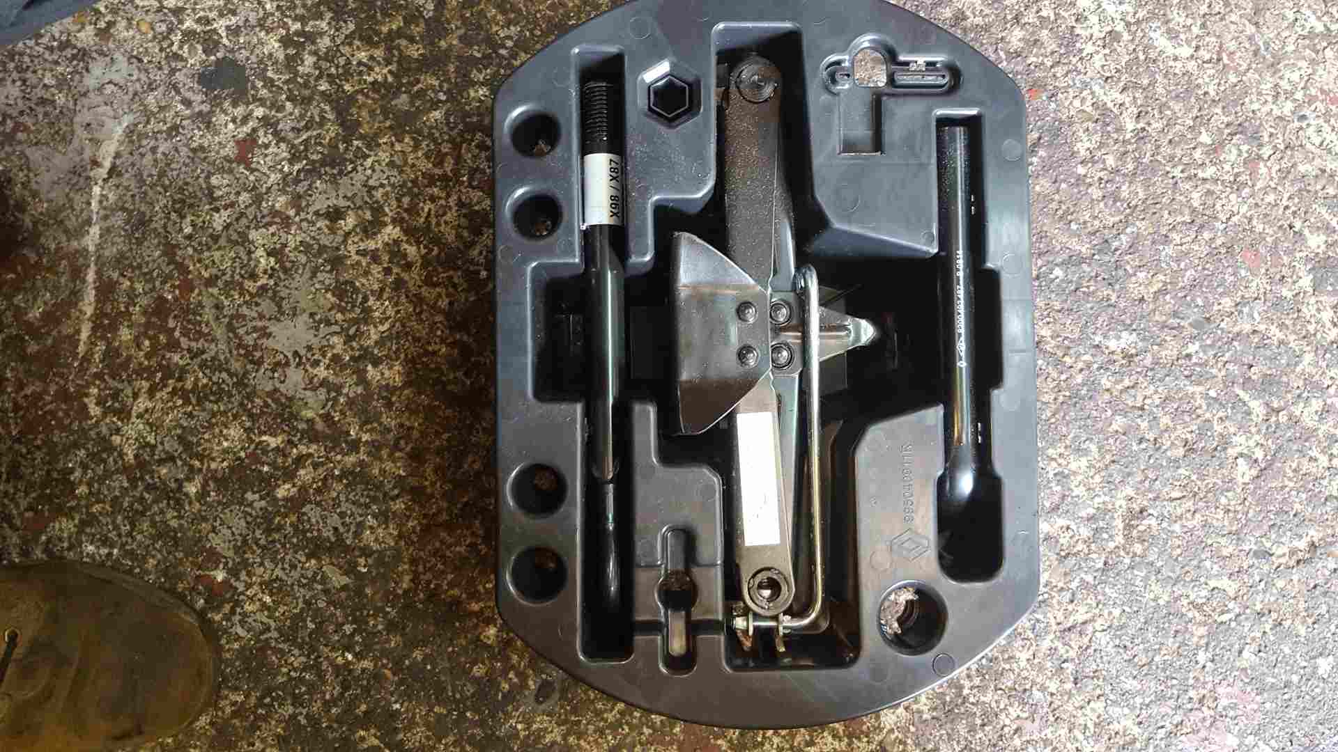 Thumb 2 Renault Captur 2013-2015 Jack SET  995040911R