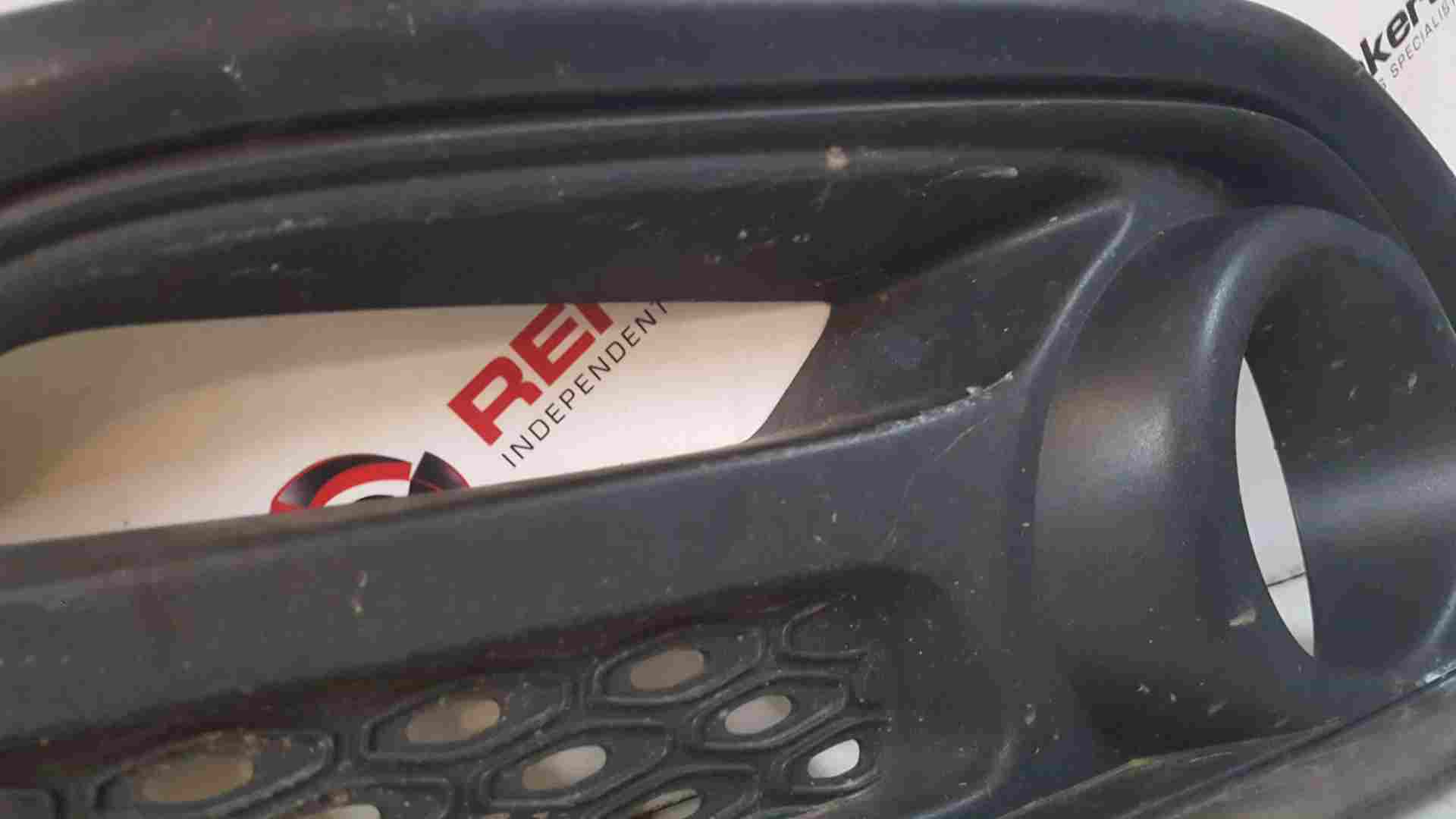 Thumb 2 Renault Captur 2013-2015 OSF Drivers Bumper FOG Light Grill 620740754R