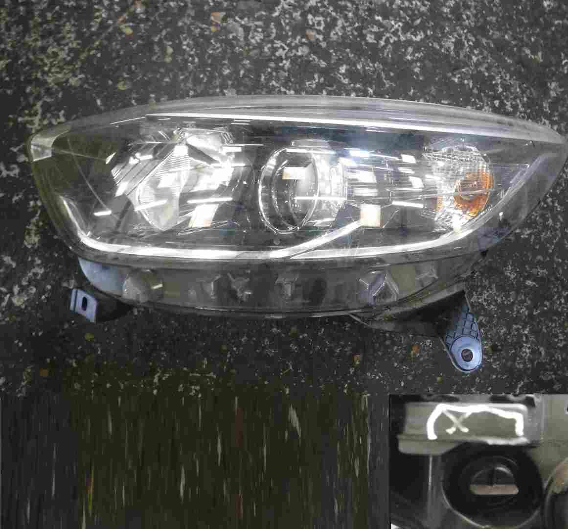 Renault Captur 2013-2015 Passenger NSF Front Headlight 260100961R