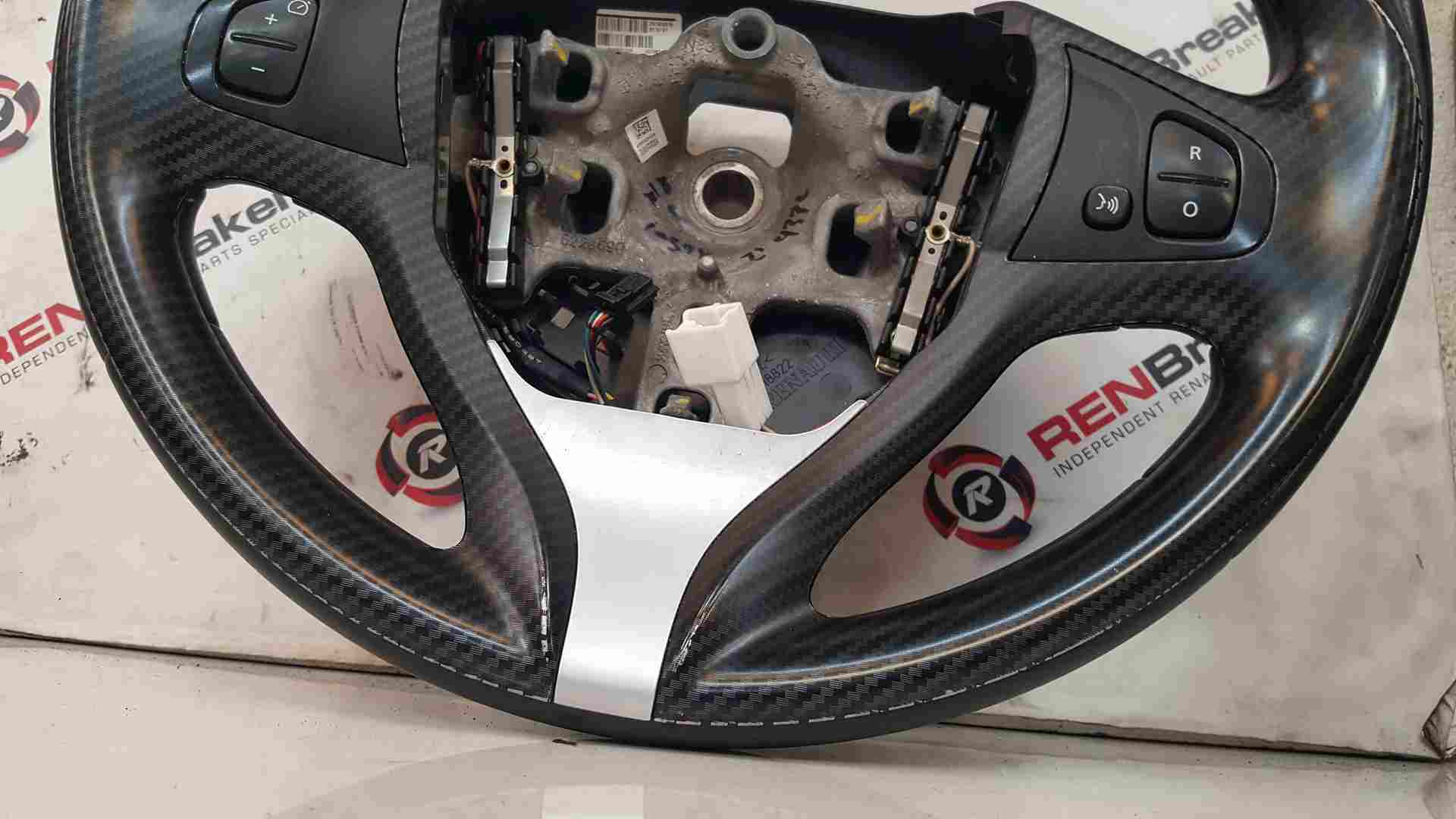 Thumb 6 Renault Captur 2013-2015 Steering Wheel  Cruise Voice Control Fibre Effect 