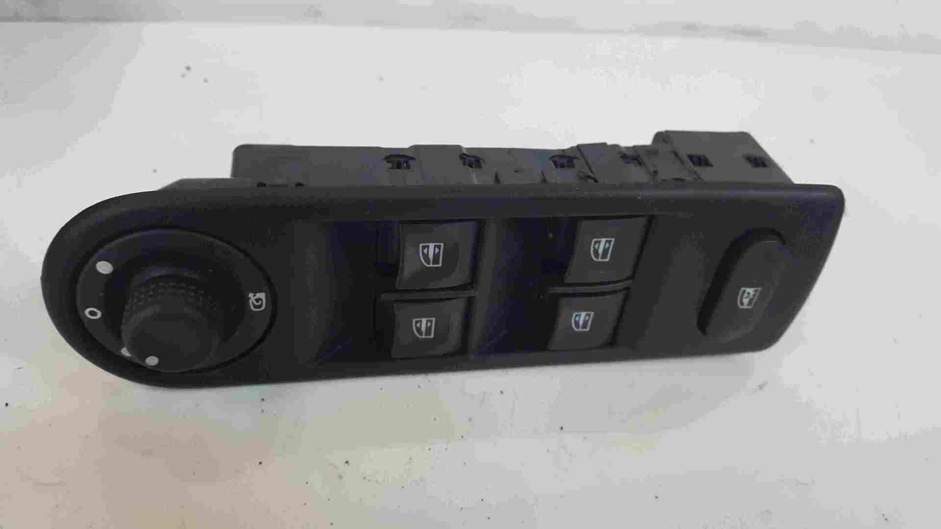 Renault Captur 2013-2019 Window Switch Panel Mirror Adjuster Folding 254113300R