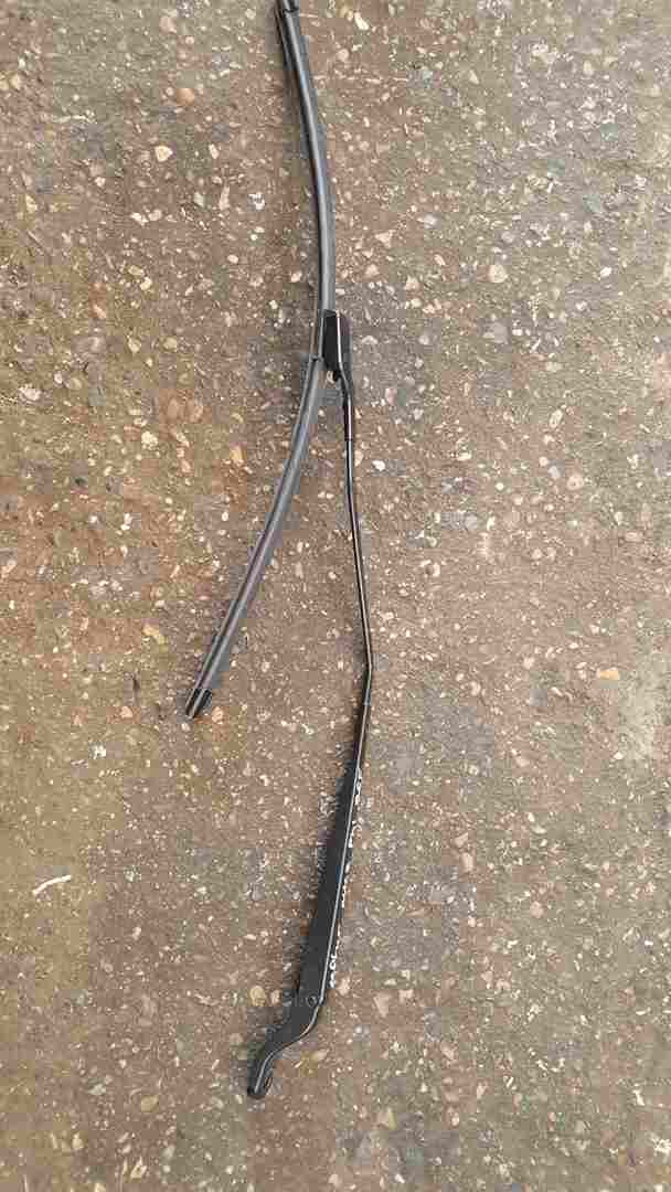 Thumb 2 Renault Captur 2019-2021 Drivers OSF Front Wiper Arm 288817468R