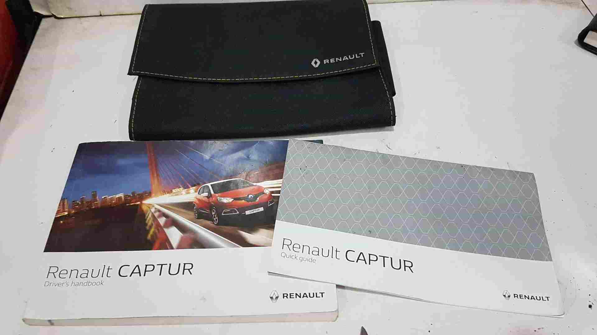 Renault Captur MK1 2013-2019 User Guides Wallet Handbook