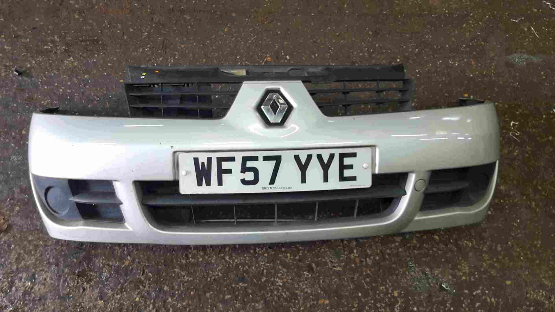 Renault Clio Campus 2001-2010 Front Bumper Silver TED69 7