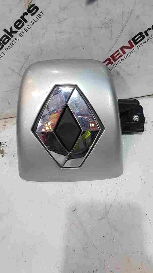 Thumb 2 Renault Clio Campus MK2 2001-2010 Rear Boot Lock Mechanism + Surround Silver 