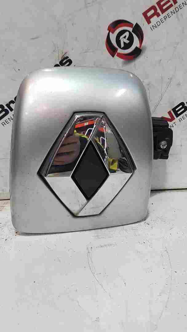 Thumb 4 Renault Clio Campus MK2 2001-2010 Rear Boot Lock Mechanism + Surround Silver 