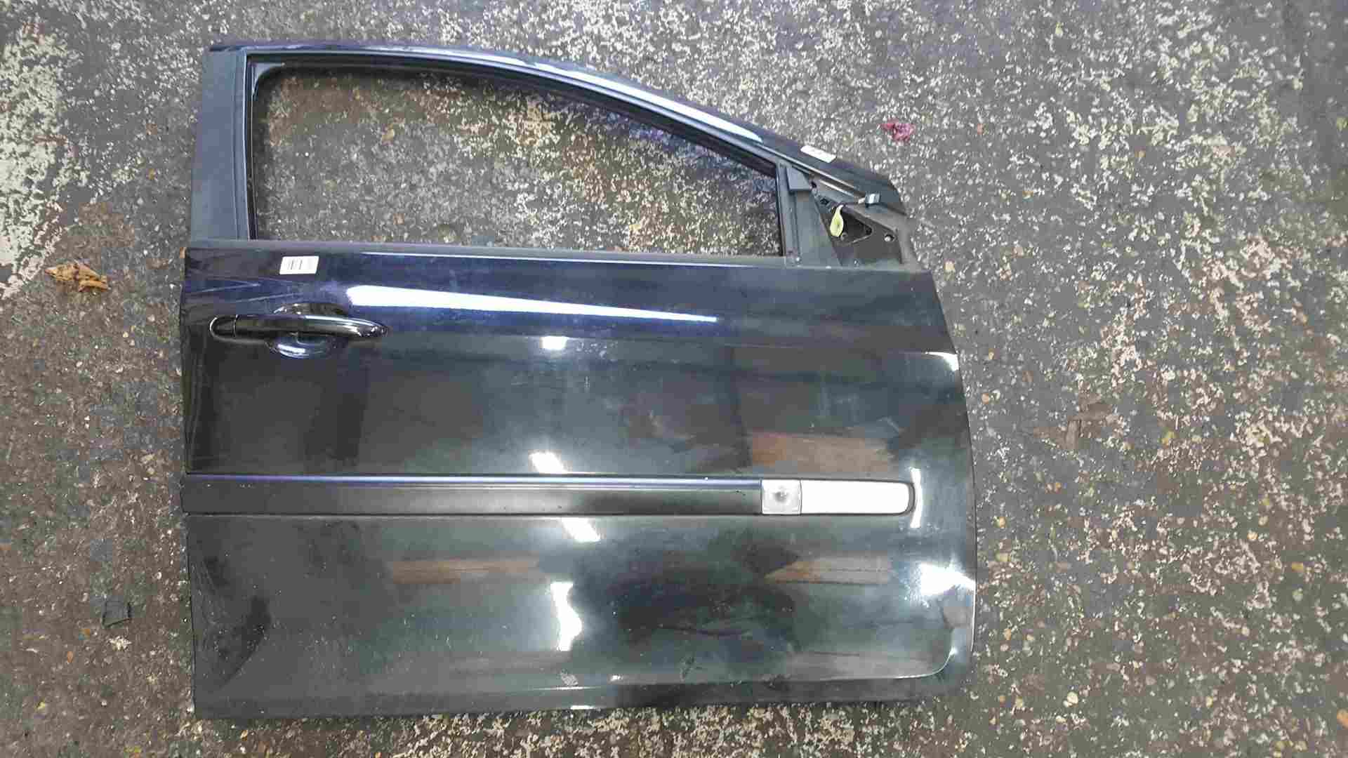 Renault Clio Estate MK3 2009-2012 Drivers OSF Door Black 676