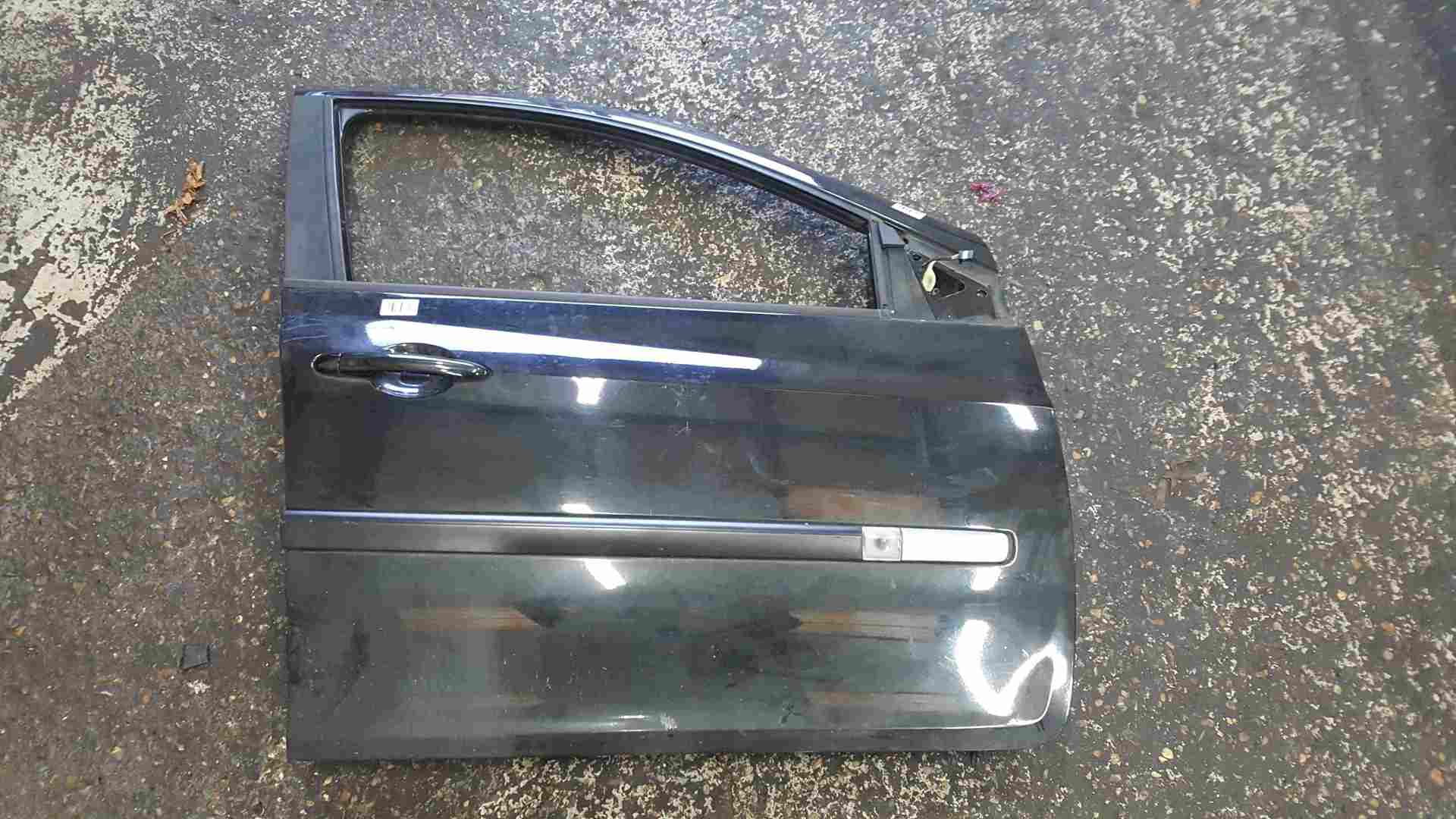 Thumb 3 Renault Clio Estate MK3 2009-2012 Drivers OSF Door Black 676