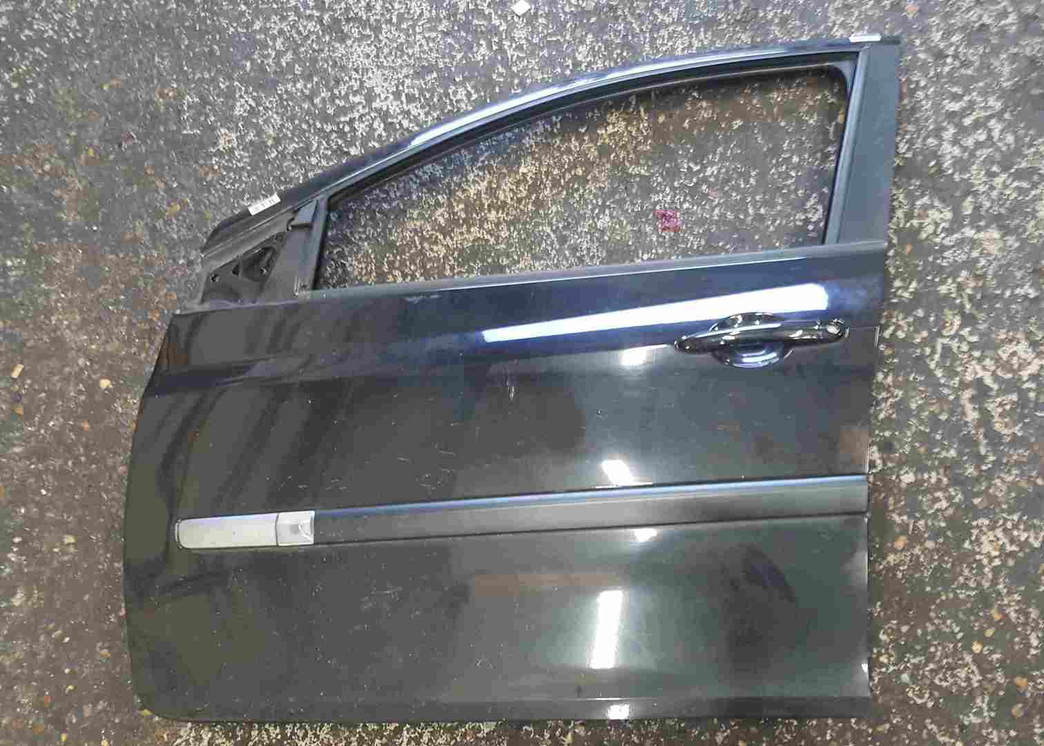 Renault Clio Estate MK3 2009-2012 Passenger NSF Door Black 676