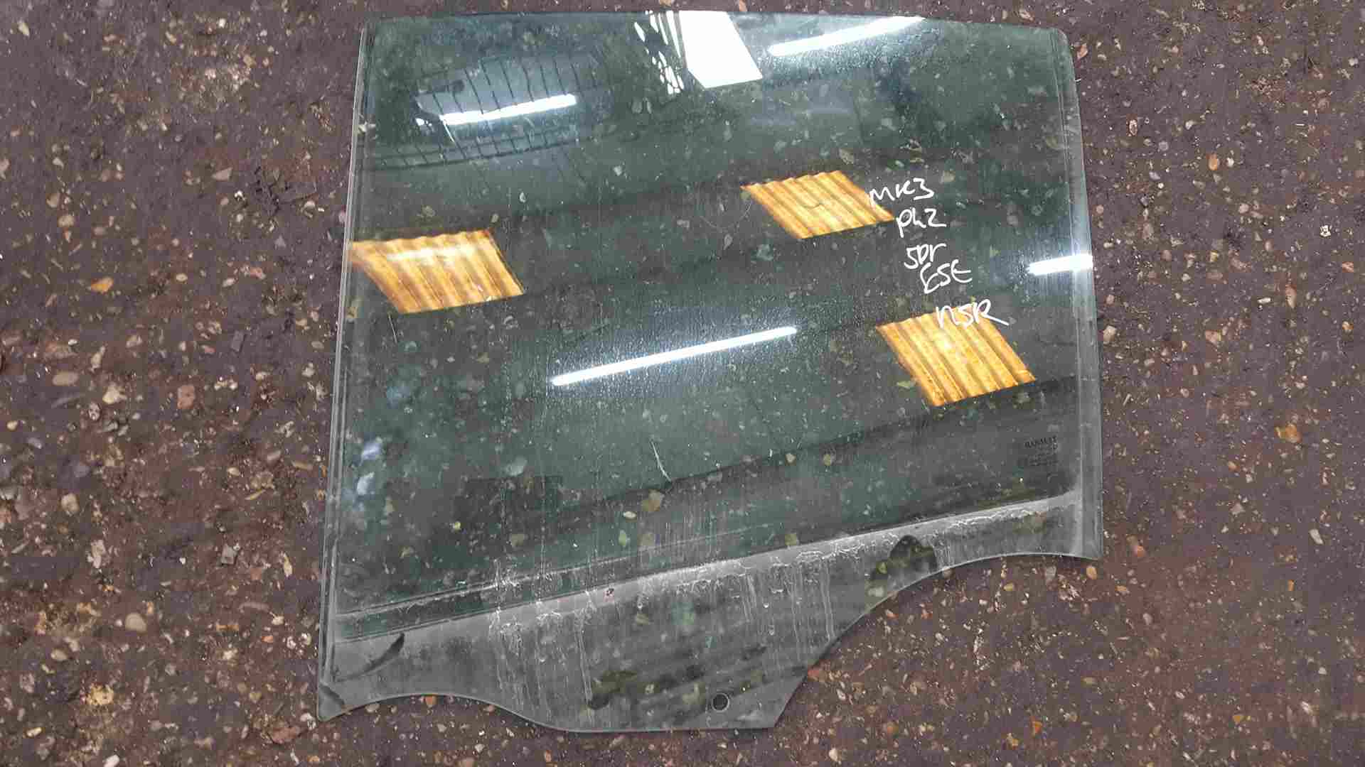 Thumb 3 Renault Clio Estate MK3 2009-2012 Passenger NSR Rear Side Glass