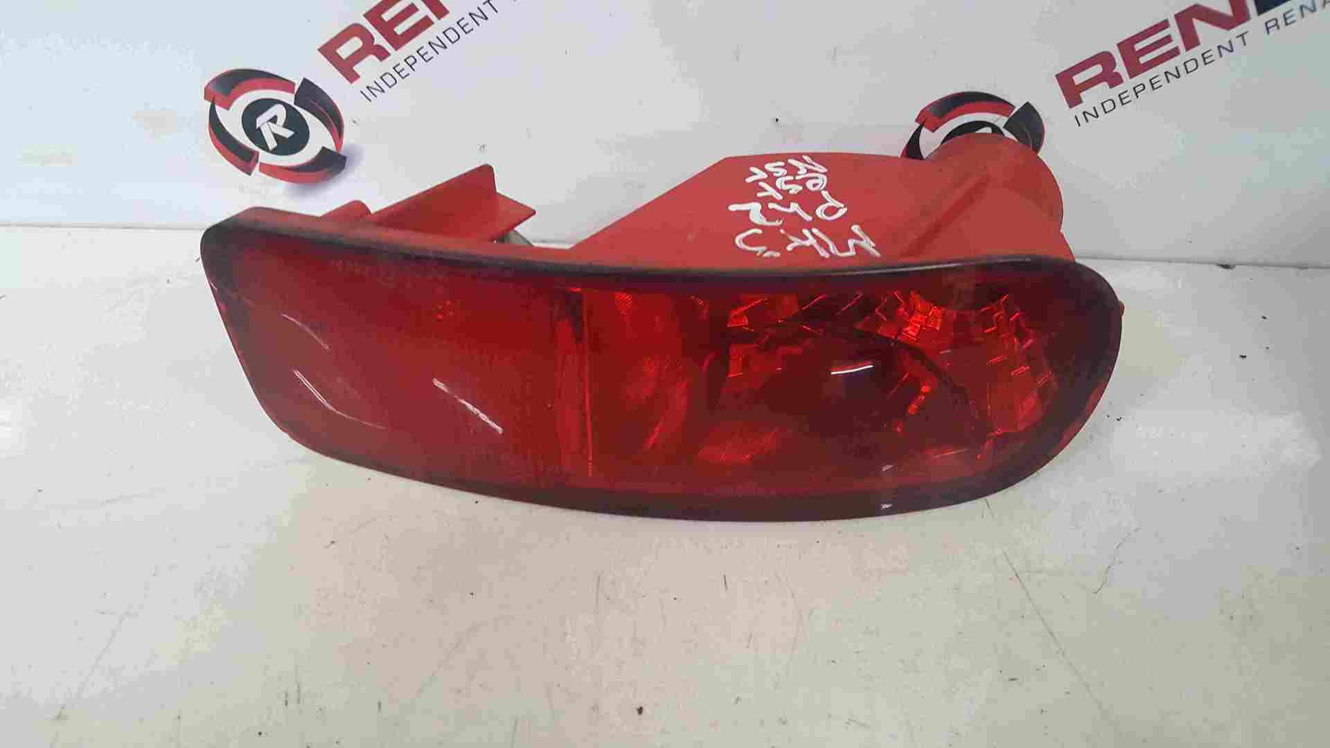 Thumb 3 Renault Clio Estate MK3 2009-2012 Rear Bumper Passenger NSR Reflector Light
