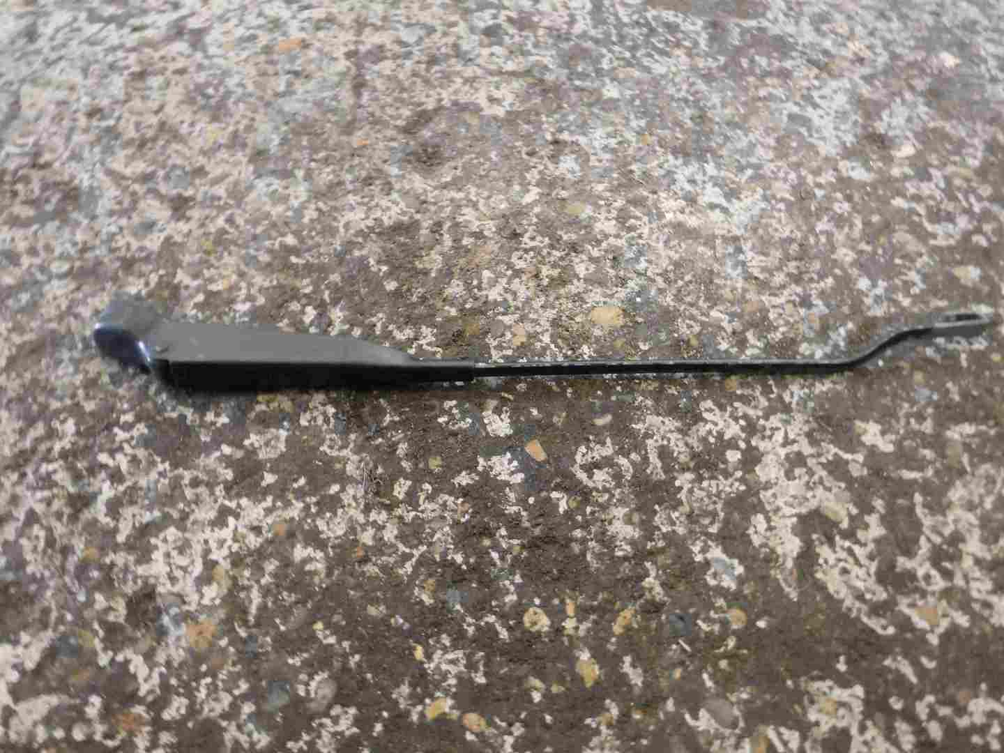Renault Clio MK1 1996-1998 Drivers OSF Front Wiper Arm