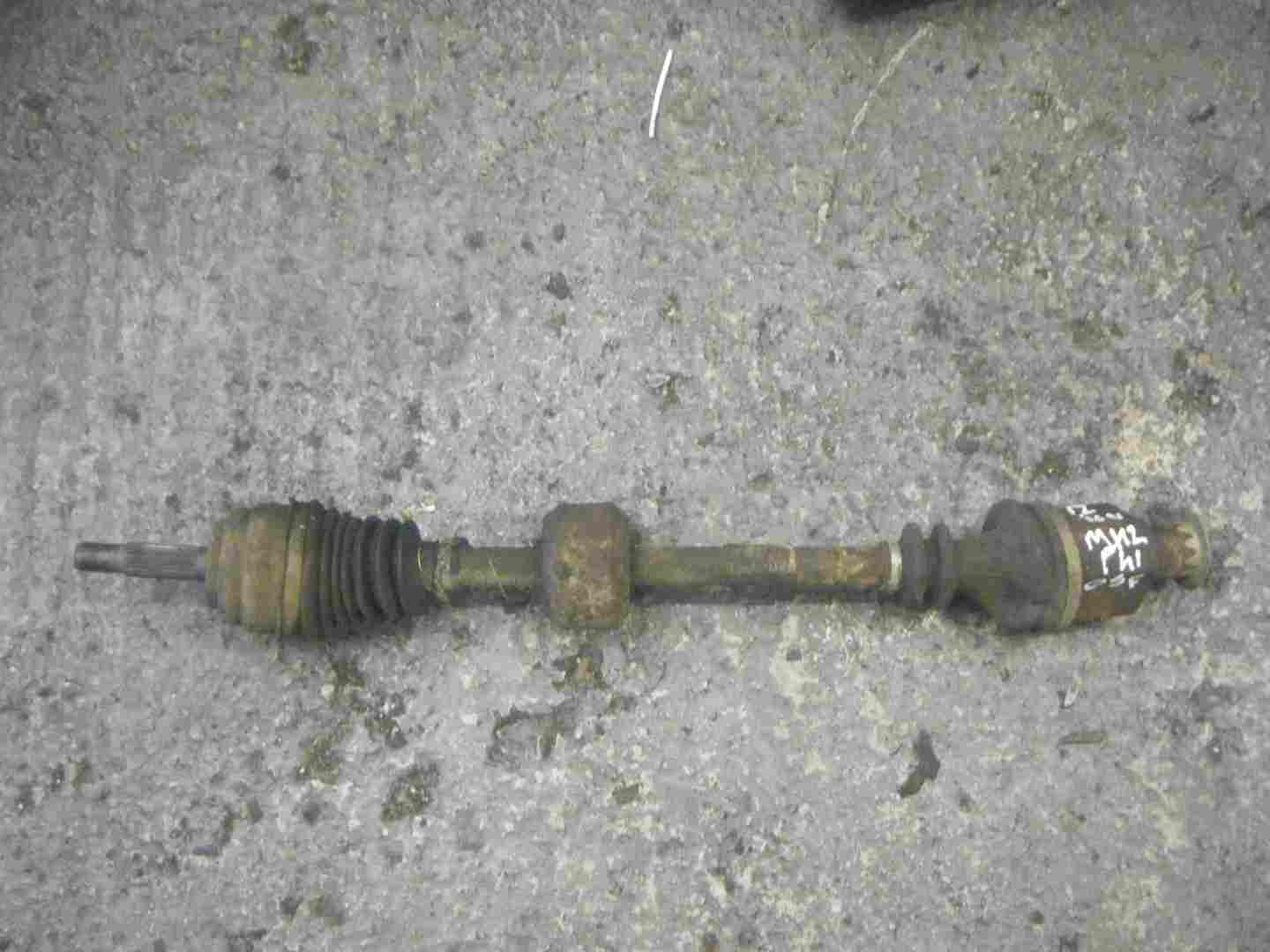Renault Clio MK2 1998-2001 1.2 16v Drivers OS Driveshaft ABS 44 teeth 8200240430