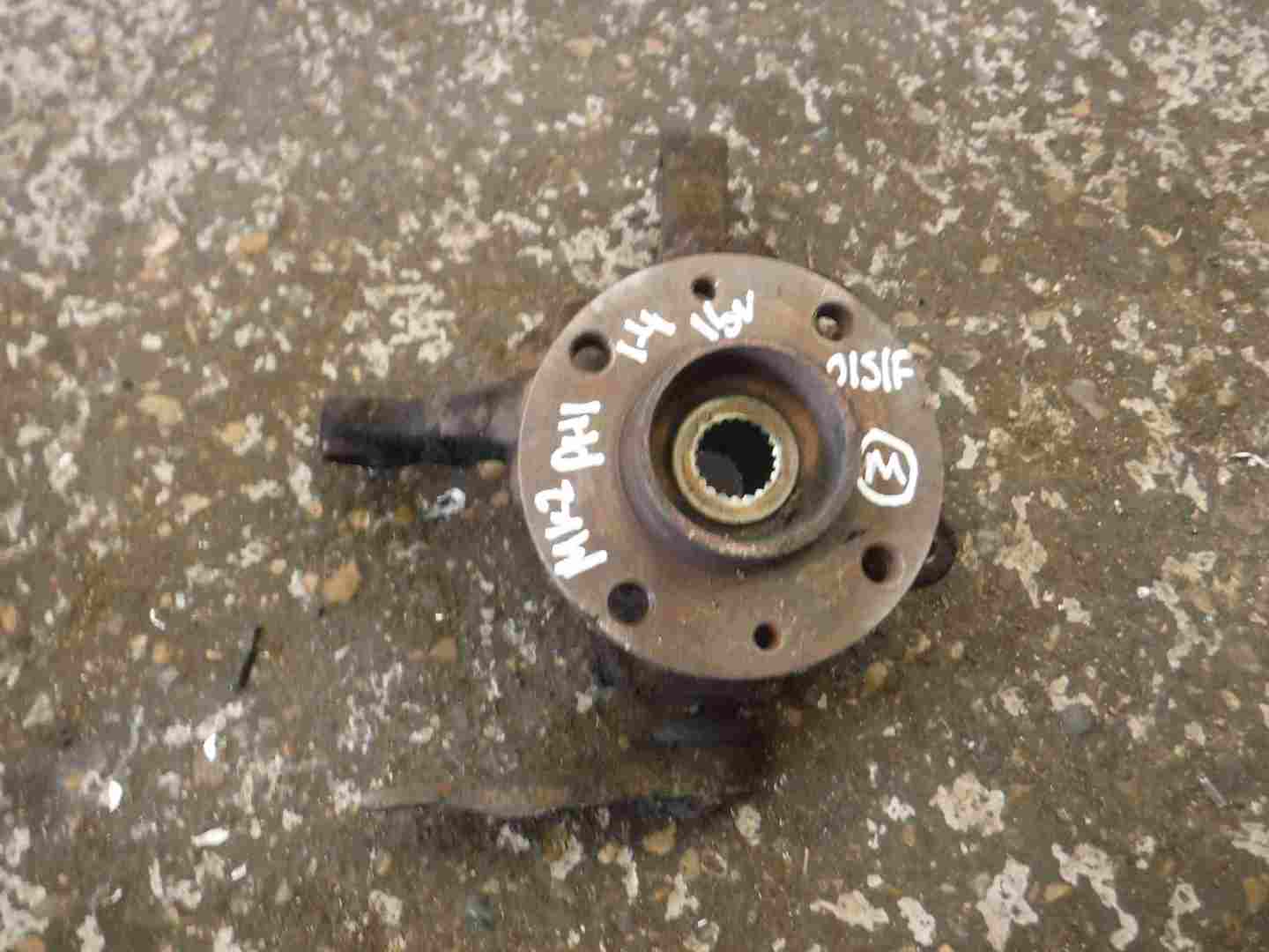 Renault Clio MK2 1998-2001 1.4 16v Drivers OSF Front Wheel Hub
