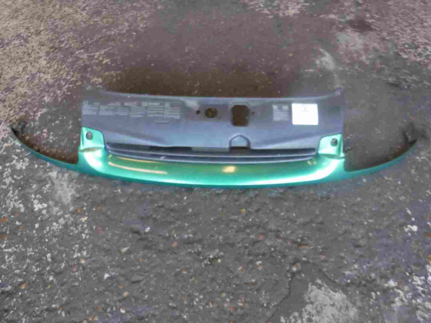 Renault Clio MK2 1998-2001 Front Bumper Grill Green 901