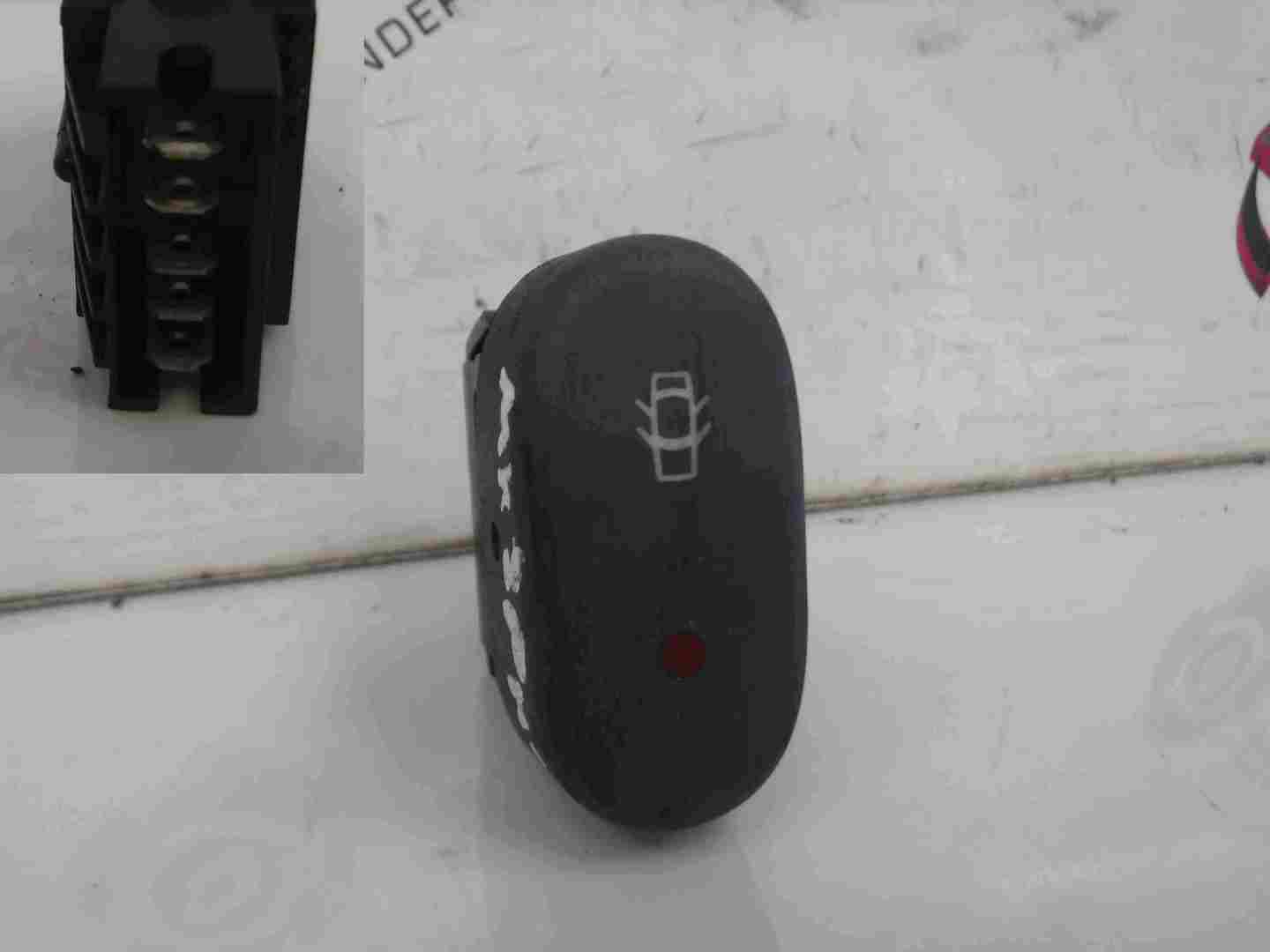 Renault Clio MK2 1998-2001 Lock Button Switch