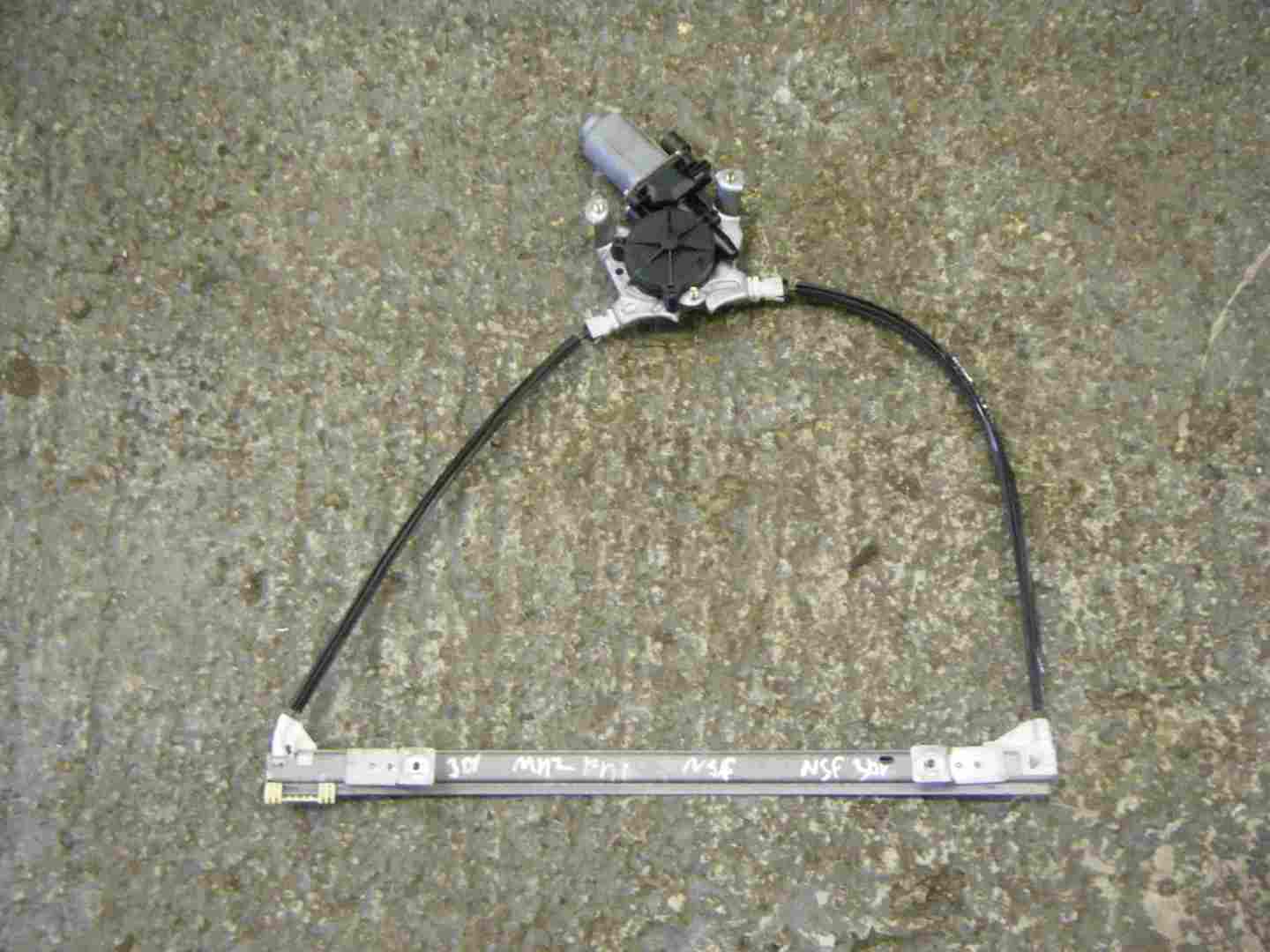 Renault Clio MK2 1998-2001 Passenger Front NSF Window Motor  Regulator 3dr
