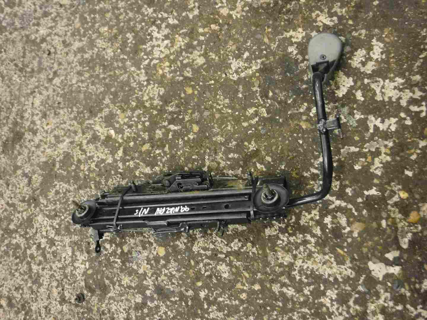 Renault Clio MK2 1998-2001 Passenger NSF Front Seat Runners 3dr