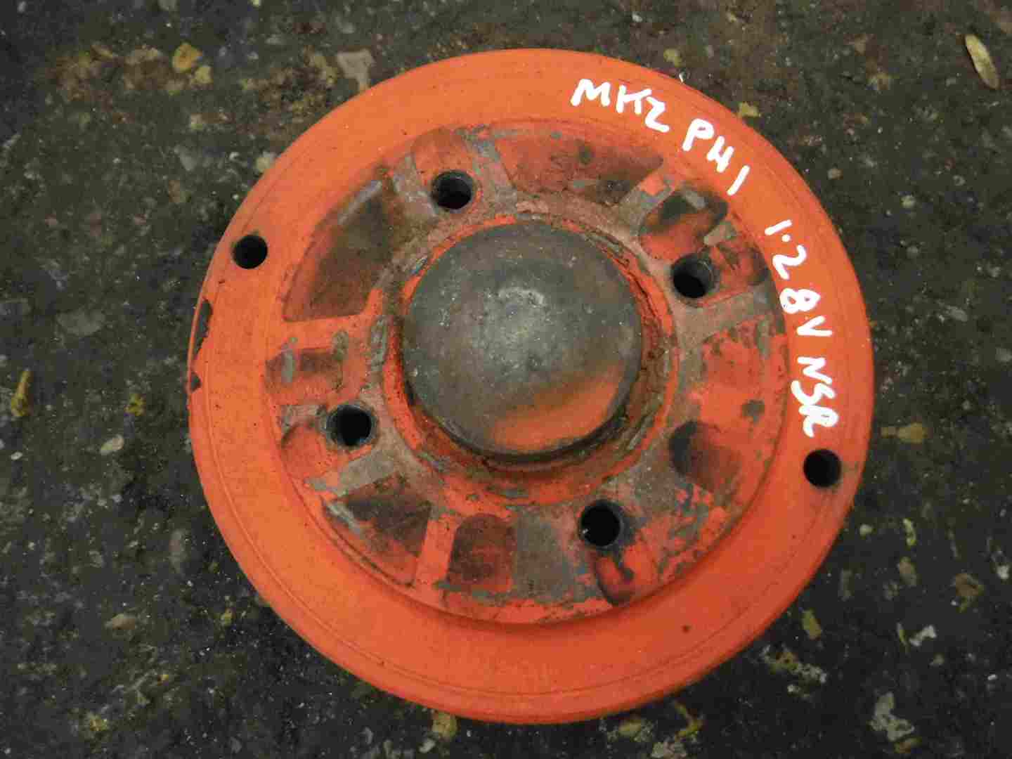 Renault Clio MK2 1998-2001 Passenger NSR Rear Stub Axle Drum Red