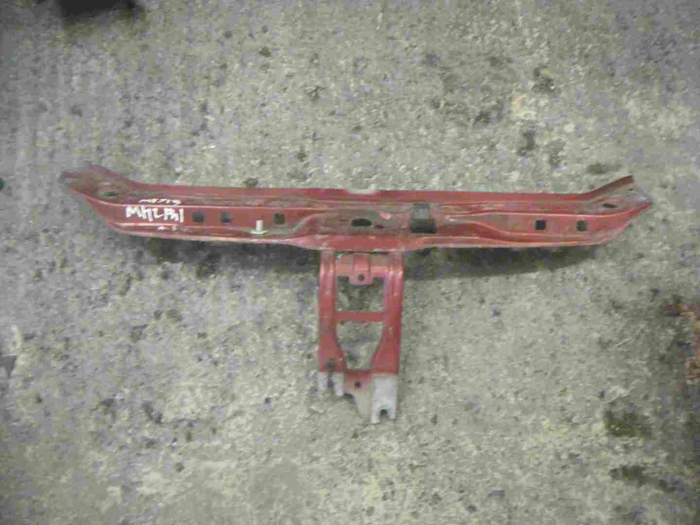 Renault Clio MK2 1998-2006 Red Slam Panel Rest NV713