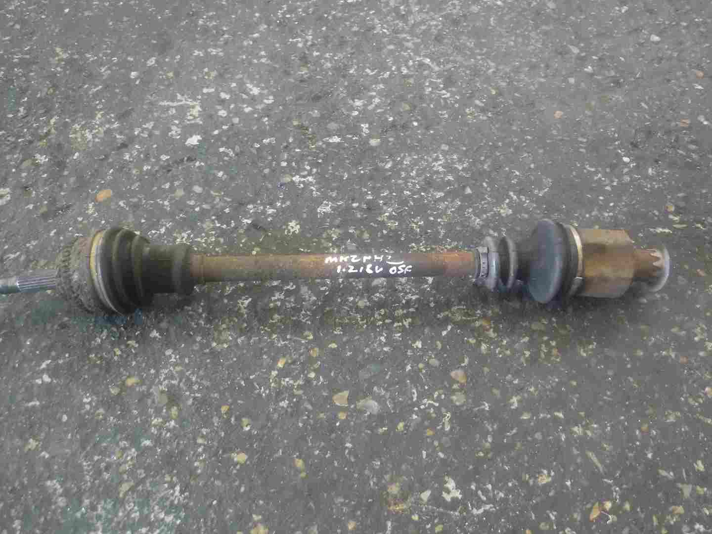 Renault Clio MK2 2001-2006 1.2 16v Drivers OSF Front Driveshaft 44 Teeth ABS