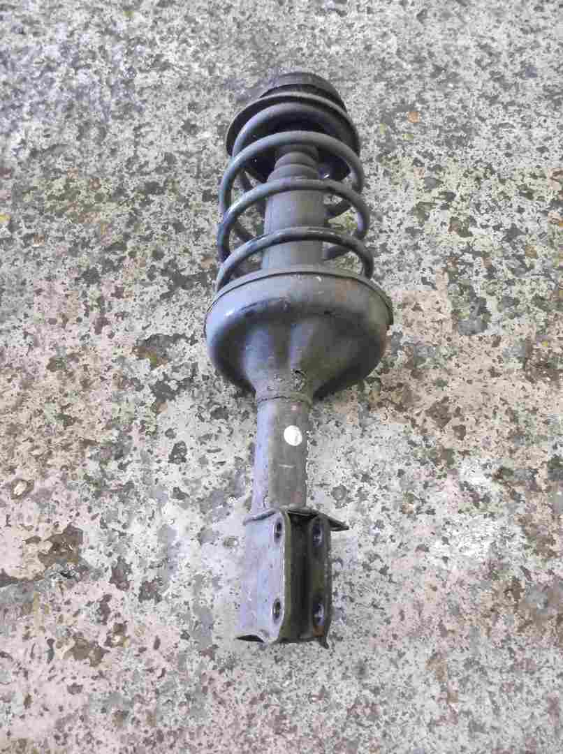 Renault Clio MK2 2001-2006 1.2 16v Front Shock Absorber NS OS Spring Strut