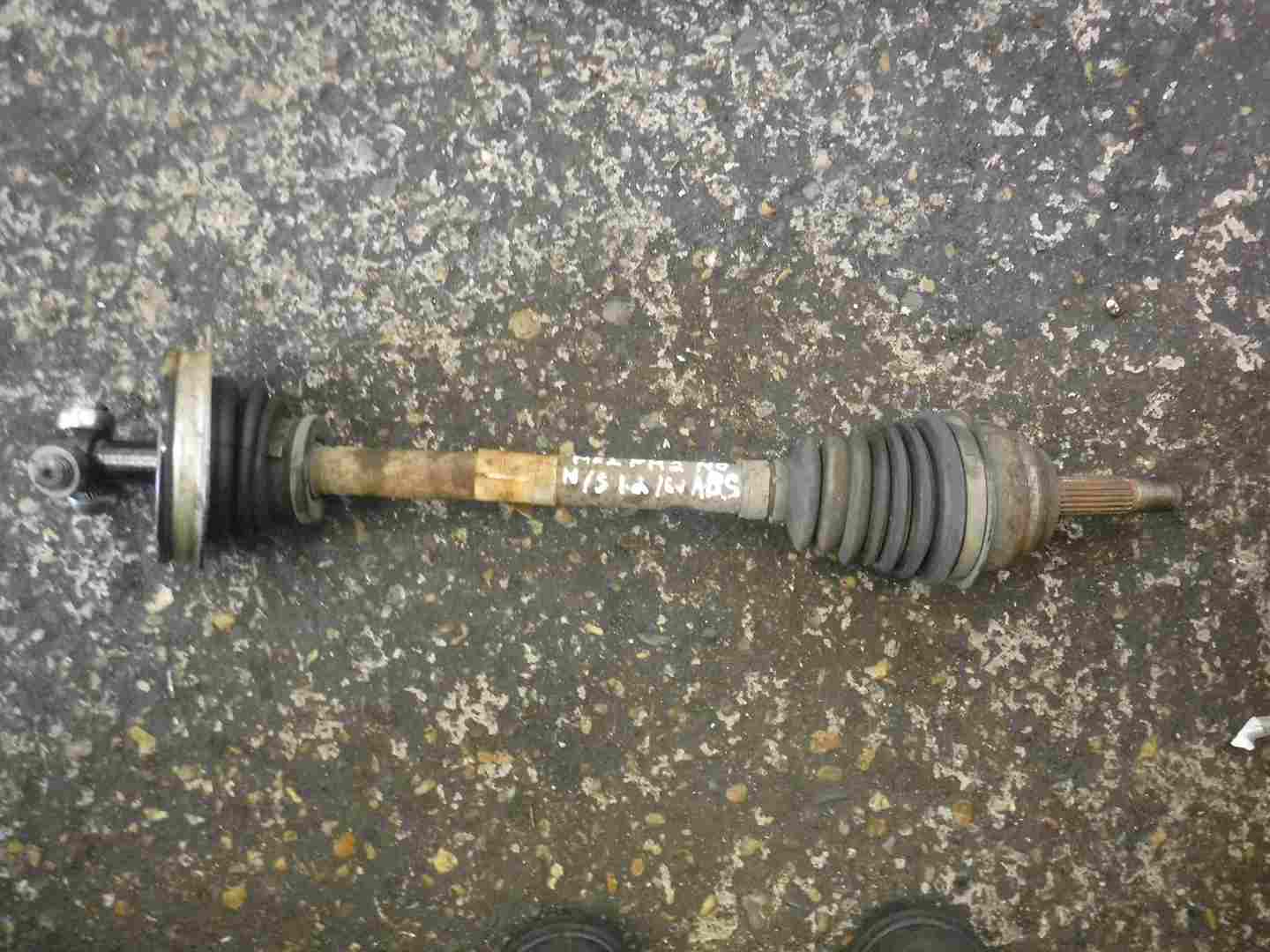 Renault Clio MK2 2001-2006 1.2 16v Passenger NSF Front Driveshaft NO ABS