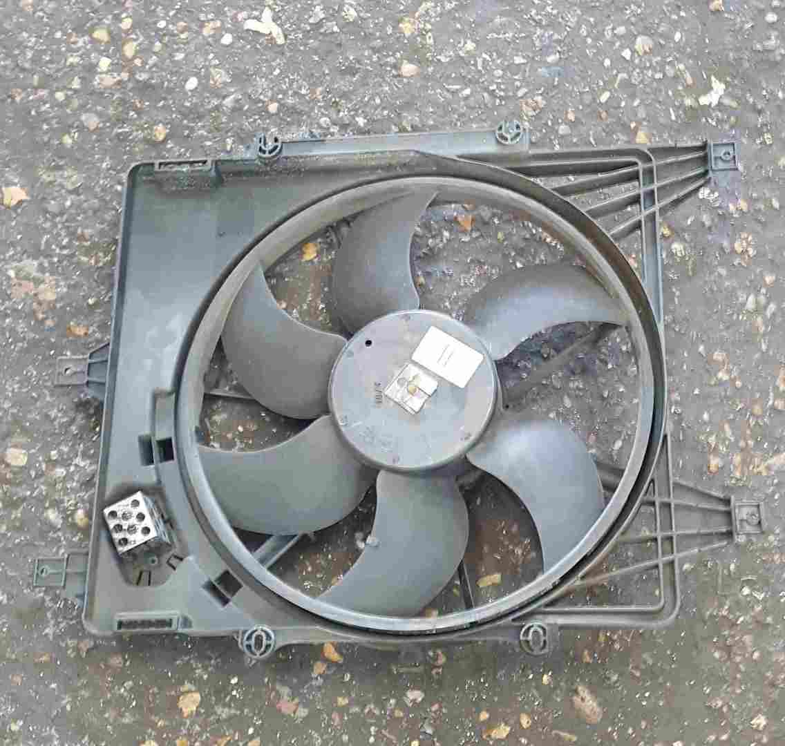 Thumb 5 Renault Clio MK2 2001-2006 1.2 16v Radiator Cooling Fan 7700428659
