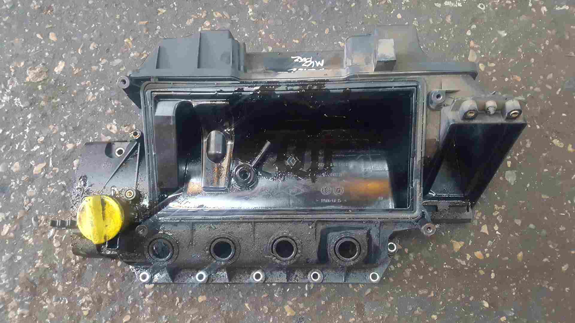Thumb 5 Renault Clio MK2 2001-2006 1.2 16V Rocker Cover Plastic D4F712 8200120140A