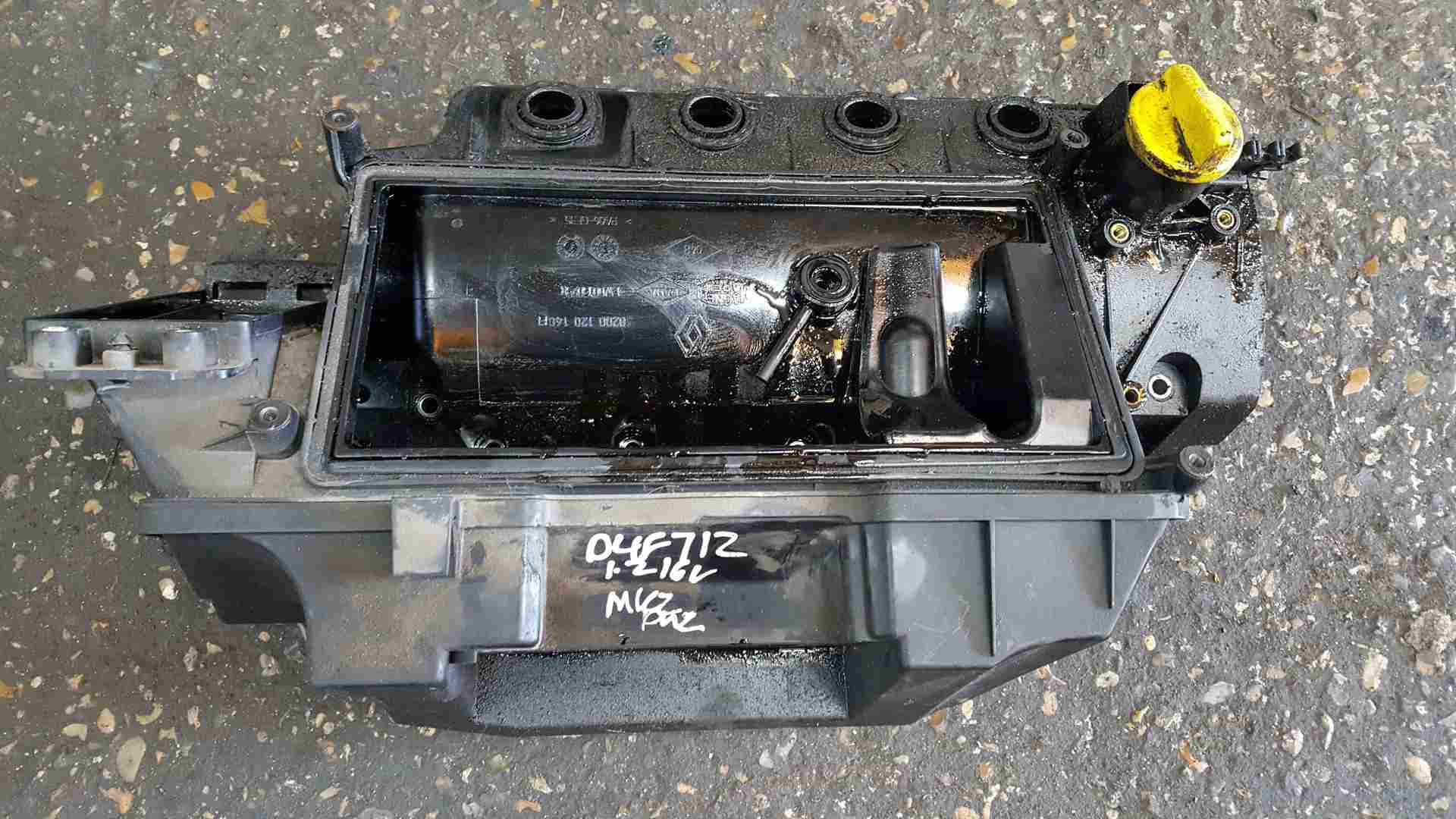 Thumb 3 Renault Clio MK2 2001-2006 1.2 16V Rocker Cover Plastic D4F712 8200120140A