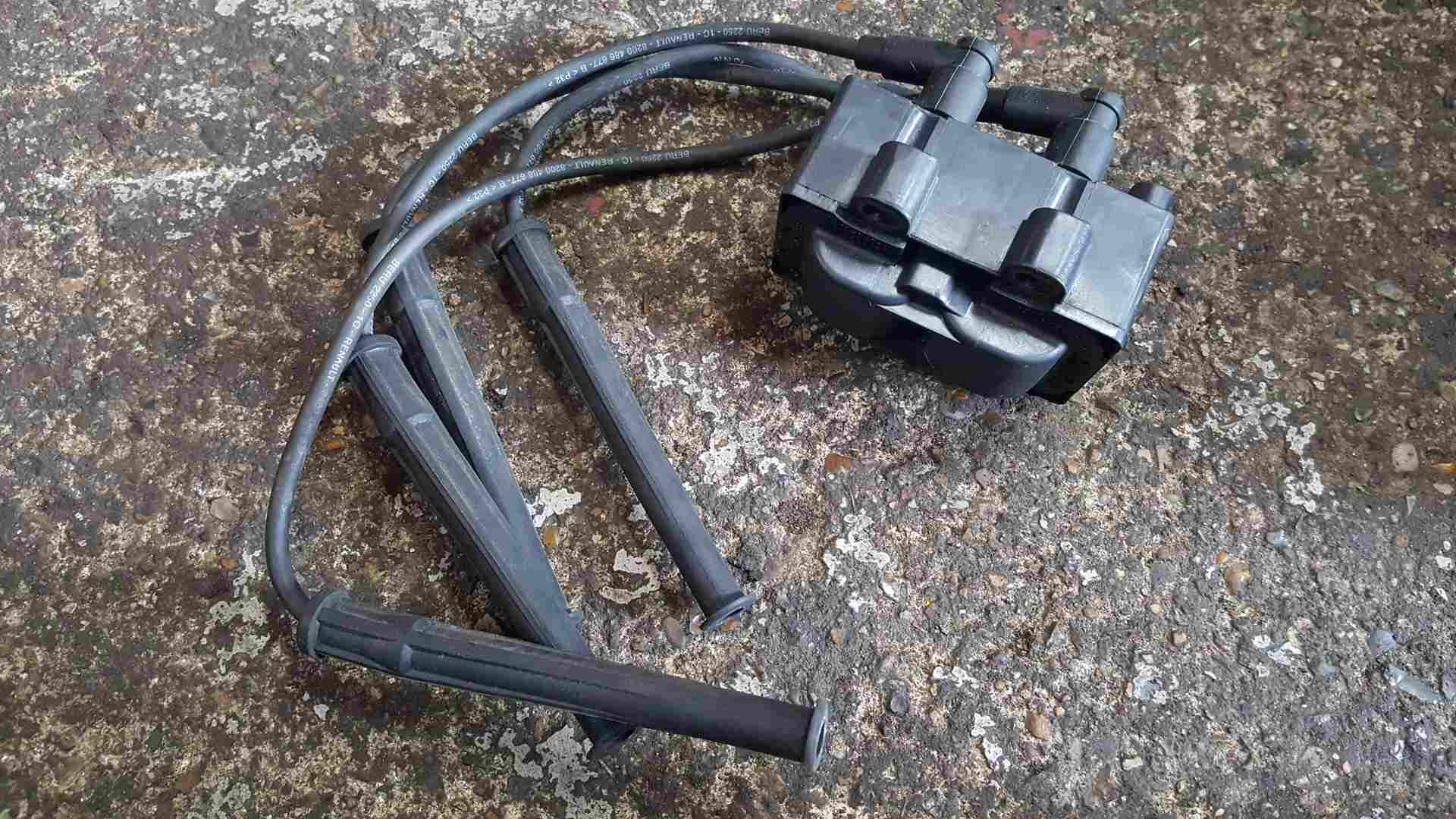 Renault Clio MK2 2001-2006 1.2 8V Ignition Coil Pack + Leads D7F 726 7700274008