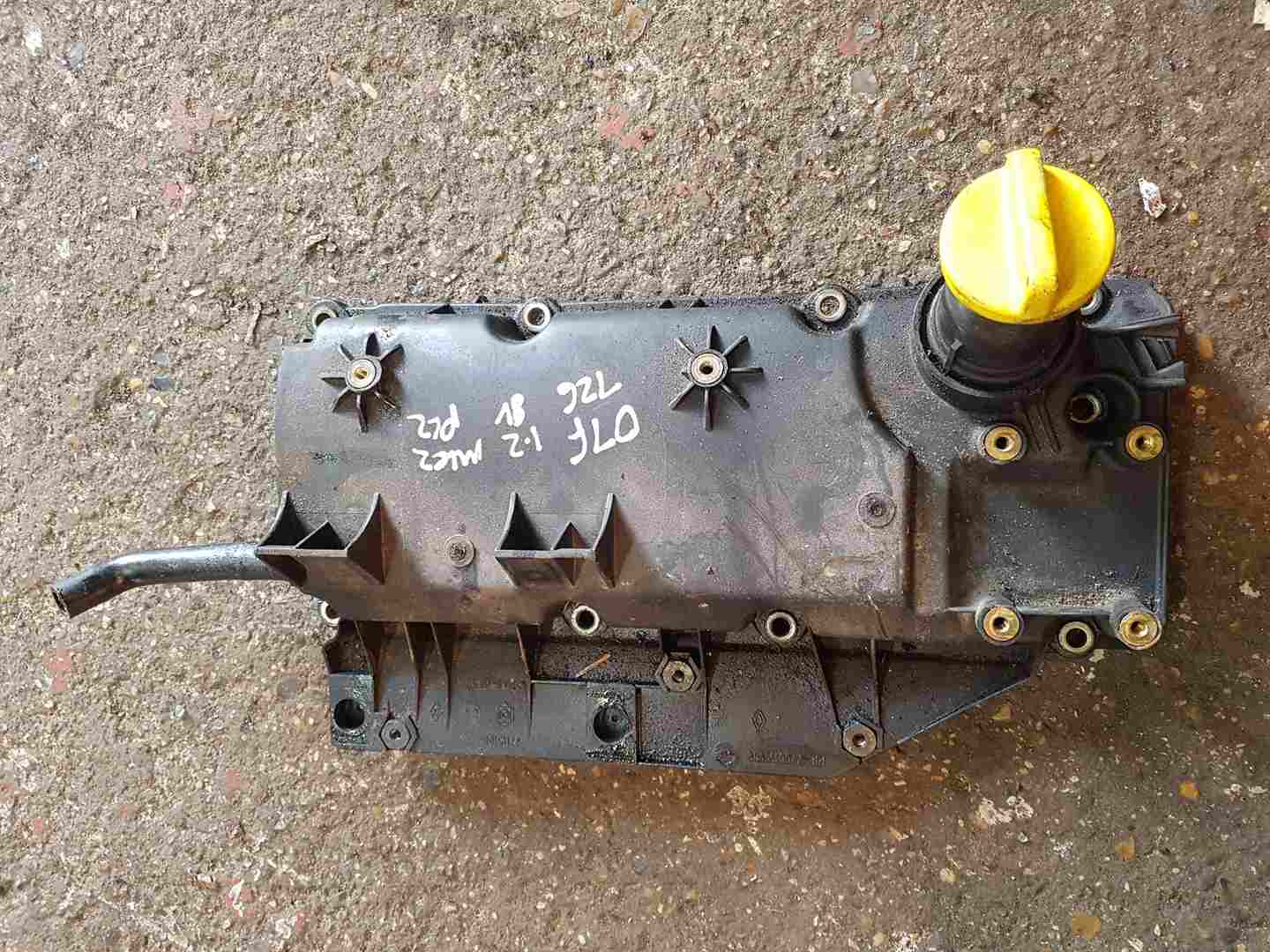 Renault Clio MK2 2001-2006 1.2 8V Rocker Cover Plastic D7F726 7700114939