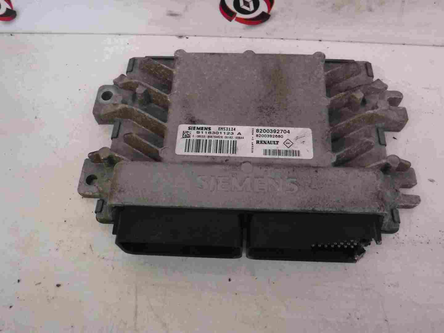 Renault Clio MK2 2001-2006 1.4 16v Engine Control Unit ECU Computer 8200392704