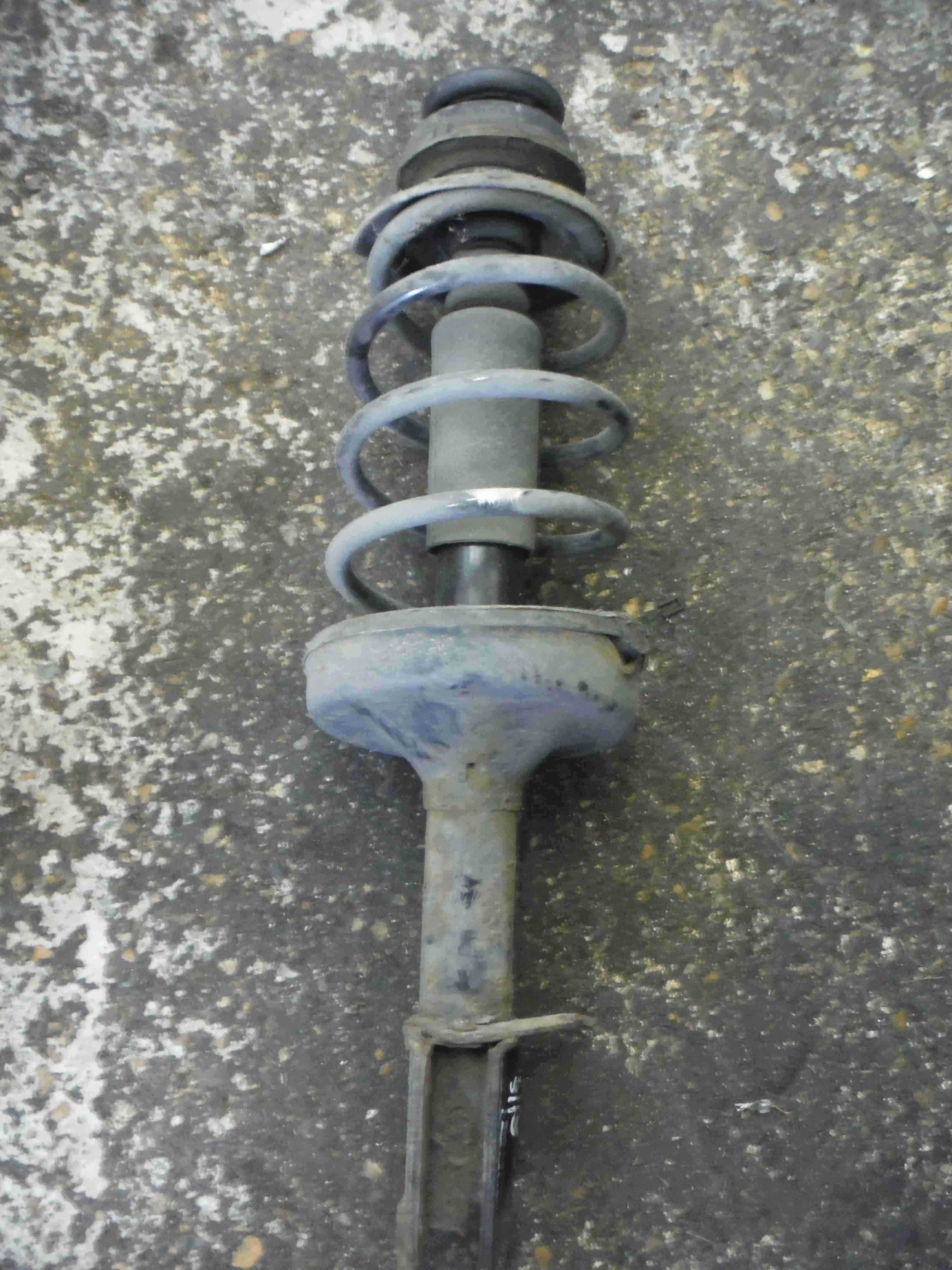 Renault Clio MK2 2001-2006 1.4 16v Front Shock Spring Suspension NS OS