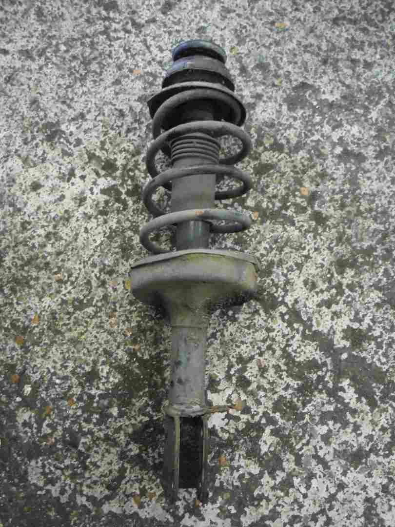 Renault Clio MK2 2001-2006 1.4 16v Front Strut Shock Spring Suspension NS OS
