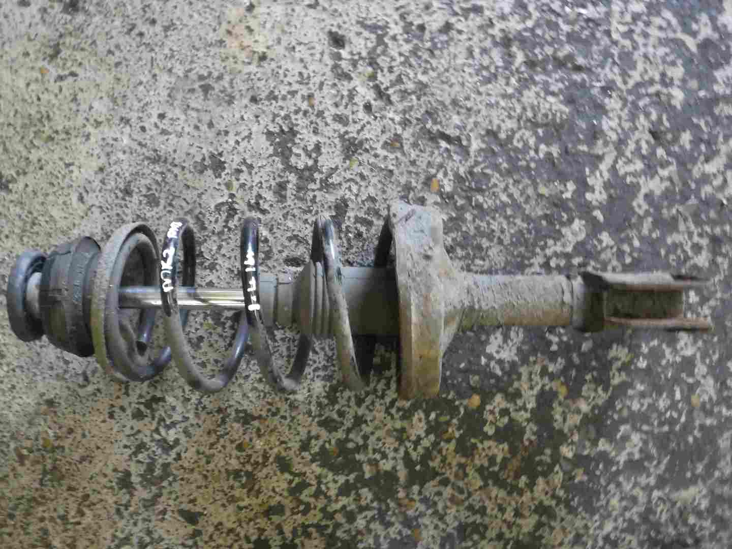 Renault Clio MK2 2001-2006 1.4 16v Front Suspension Spring Leg