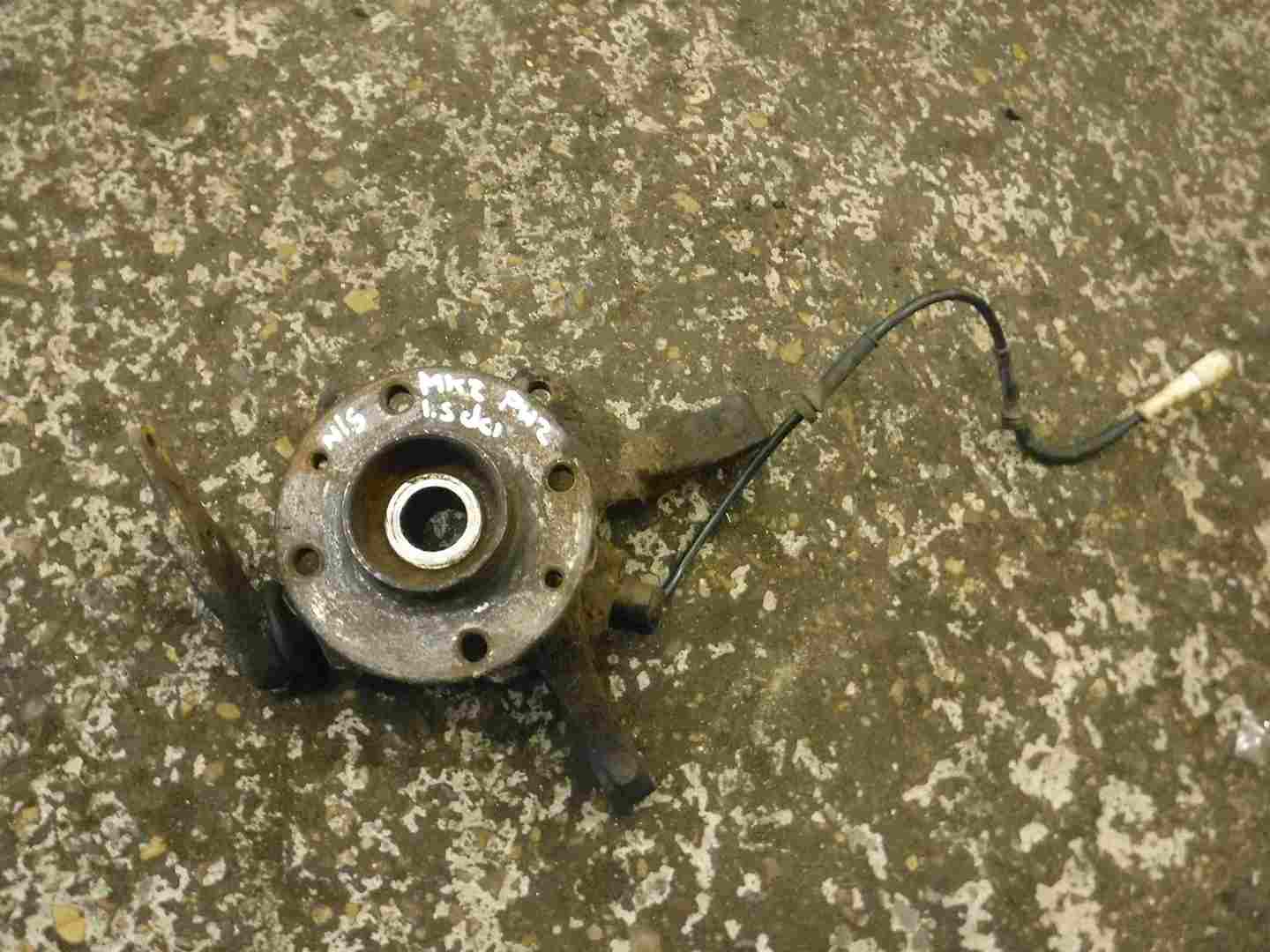 Renault Clio MK2 2001-2006 1.5 dCi Passenger NSF Front Wheel Hub + ABS Sensor