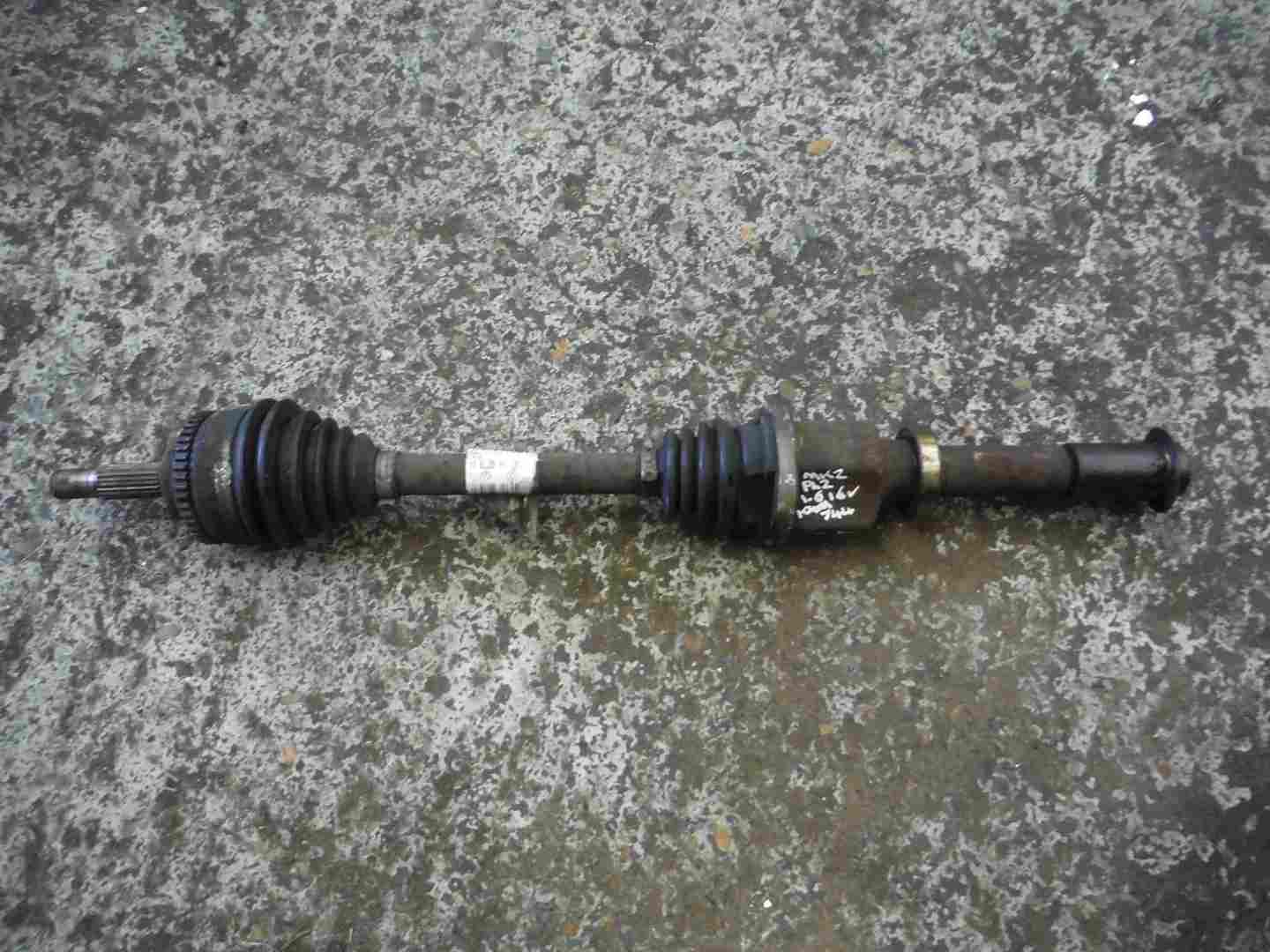Renault Clio MK2 2001-2006 1.6 16v Drivers OSF Front Driveshaft