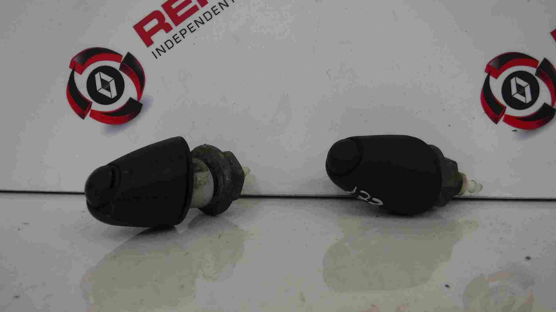 Renault Clio MK2 2001-2006 172 182 Xenon Headlight Washer Jets